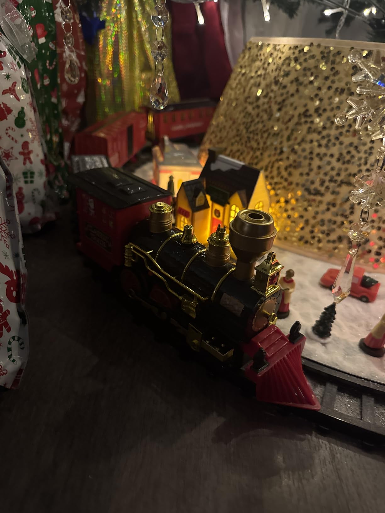 Letapapa Train Set, Christmas Train Sets for Under The Tree, Electric Train Toy for Boys & Girls, Toy Train w/Steam Locomotive, Tracks, Lights & Sound, for 3 4 5 6 7 8+ Year Old Kids customer photo 2