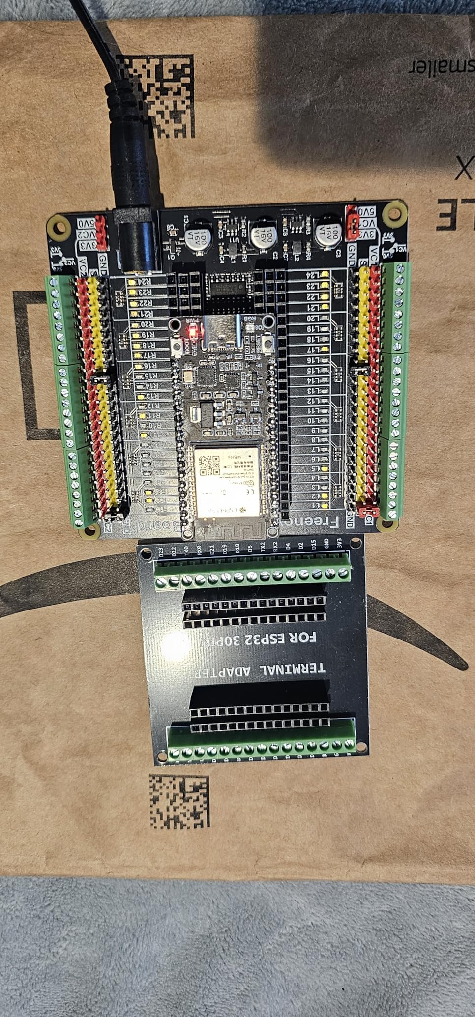 Freenove Breakout Board for ESP32 / ESP32-S3 WROVER WROOM, Terminal Block Shield HAT with Pin Header, 5V 3.3V Power Outputs, GPIO Status LED customer photo 1
