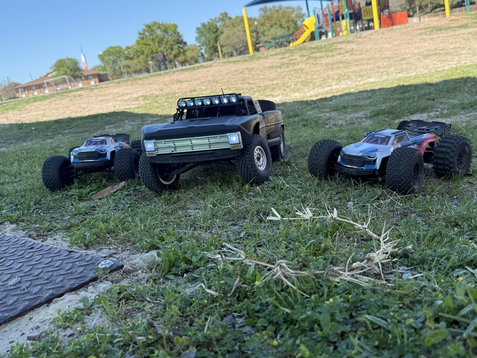 Losi Baja Rey 2.0 1/10 4 Wheel Drive BL RTR (Heat Wave) customer photo 1