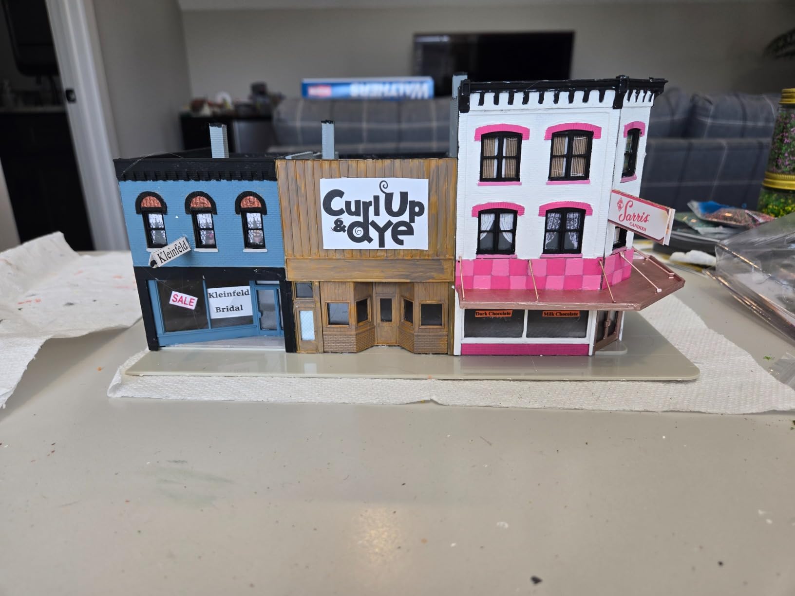 Walthers Cornerstone Merchant's Row VII 933-4044 HO Scale Model Railroad - Structure Kit customer photo 1