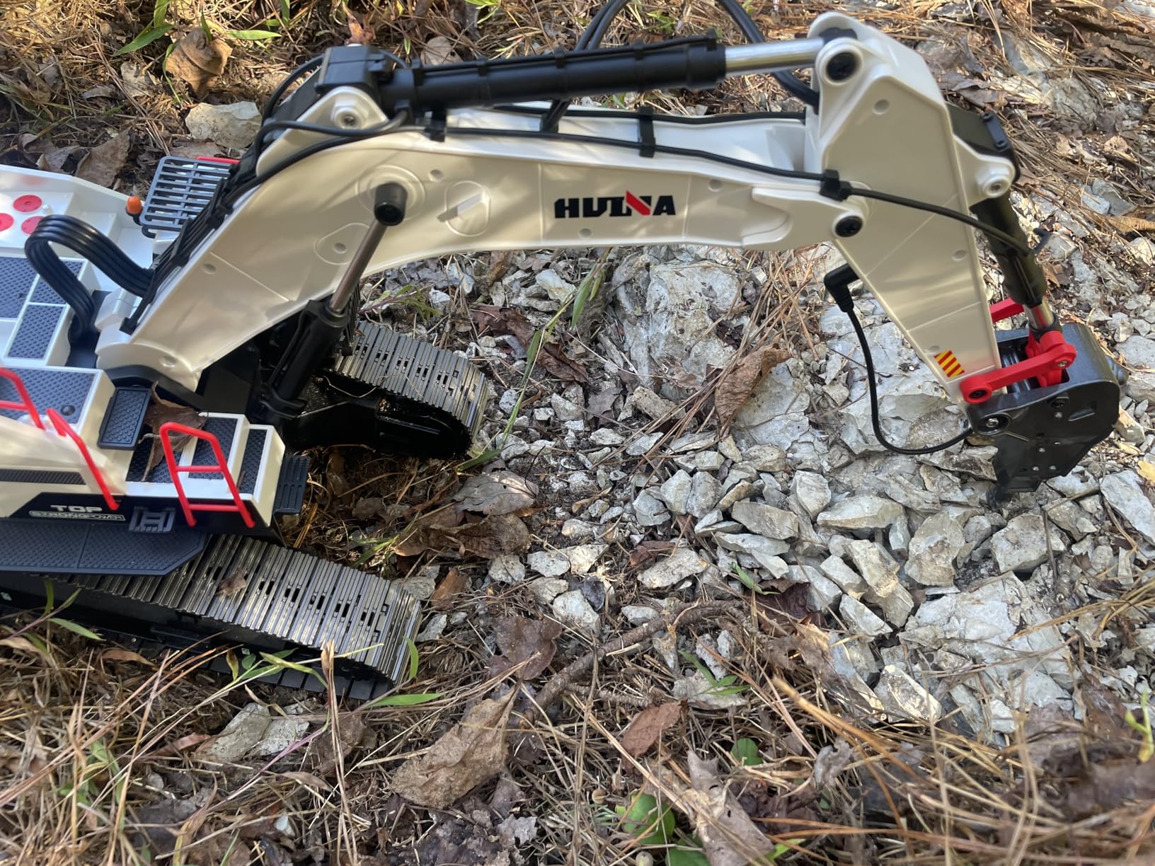 TOUCAN RC HOBBY 1/14 HUINA RC Metal Excavator Model 1594 Radio Light Battery 28CH Sound customer photo 1