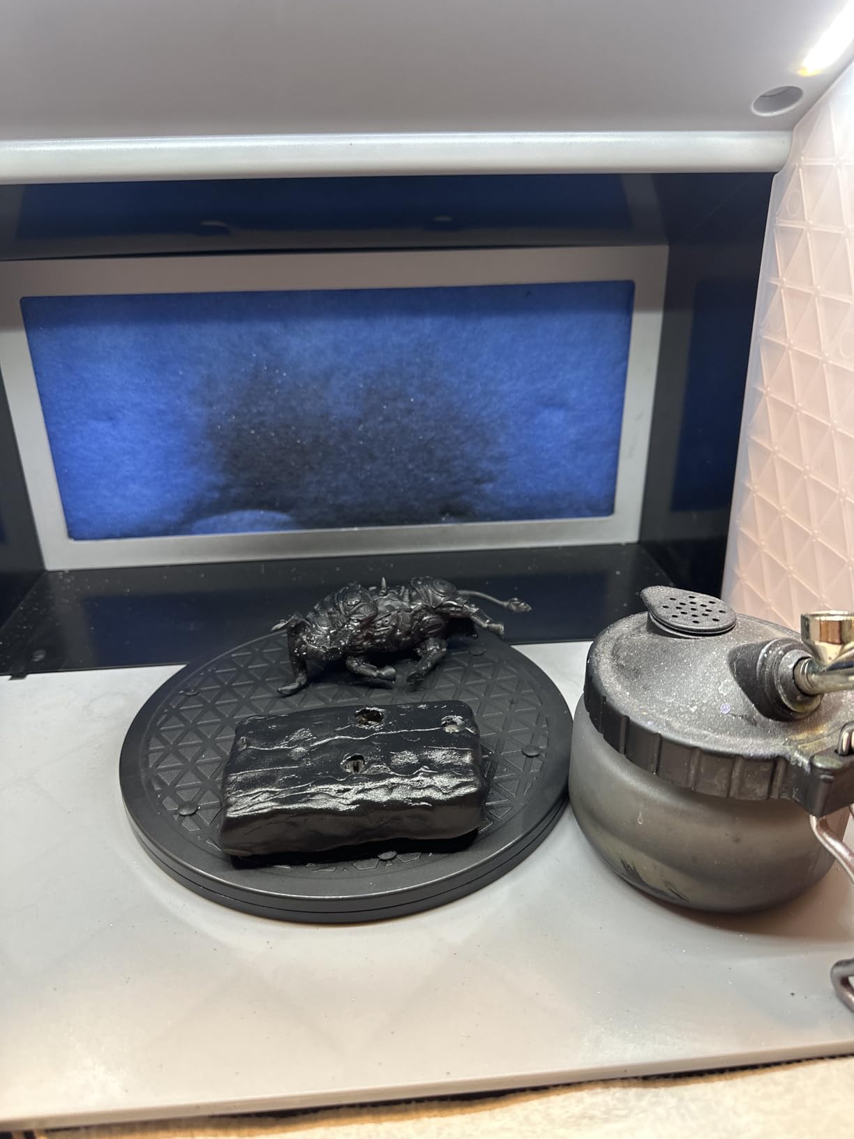 VEVOR Airbrush Spray Booth, Portable Hobby Airbrush Paint Spray Booth Kit with 4 LED Light, Powerful Dual Exhaust Fans, Turntable and 6 ft Extension Hose, for Painting Models, Arts, Crafts, Cakes customer photo 2