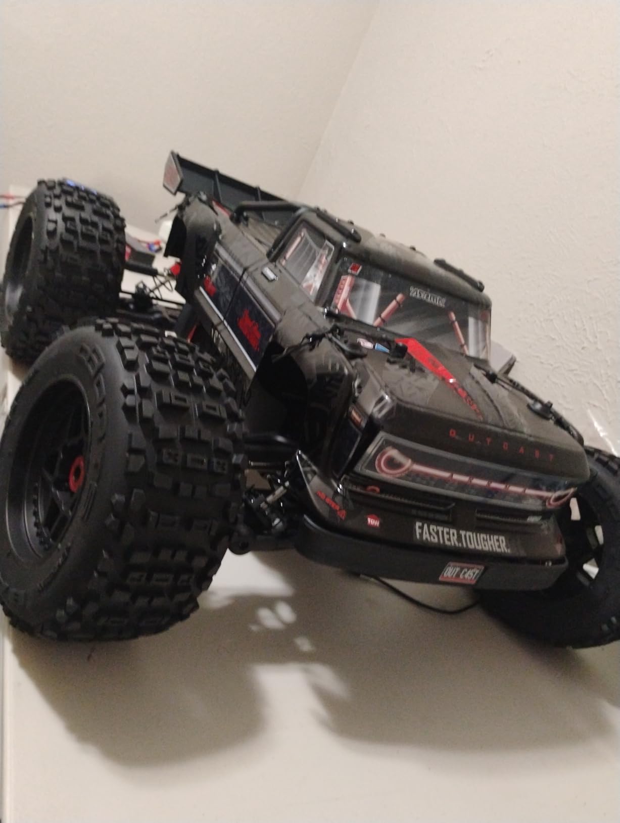 ARRMA RC Truck Outcast 4X4 8S BLX 1/5 Stunt Truck Black RTR(Transmitter and Receiver Included, Battery and Charger Not Included) ARA5810V2T1 customer photo 2