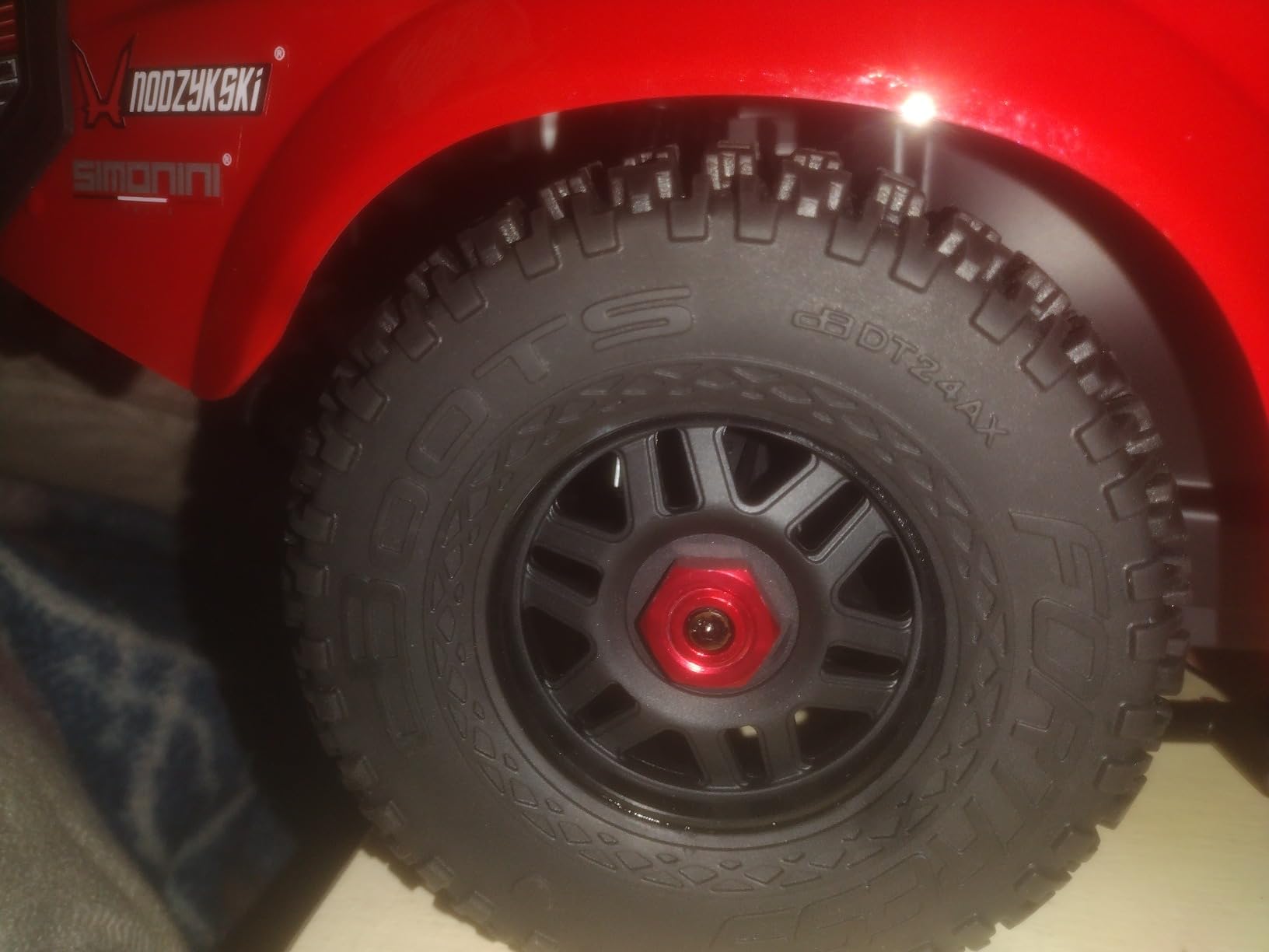 Arrma Mojave RC Truck 4X4 4S BLX 1/8th Scale Desert Truck RTR (White/Red) customer photo 2