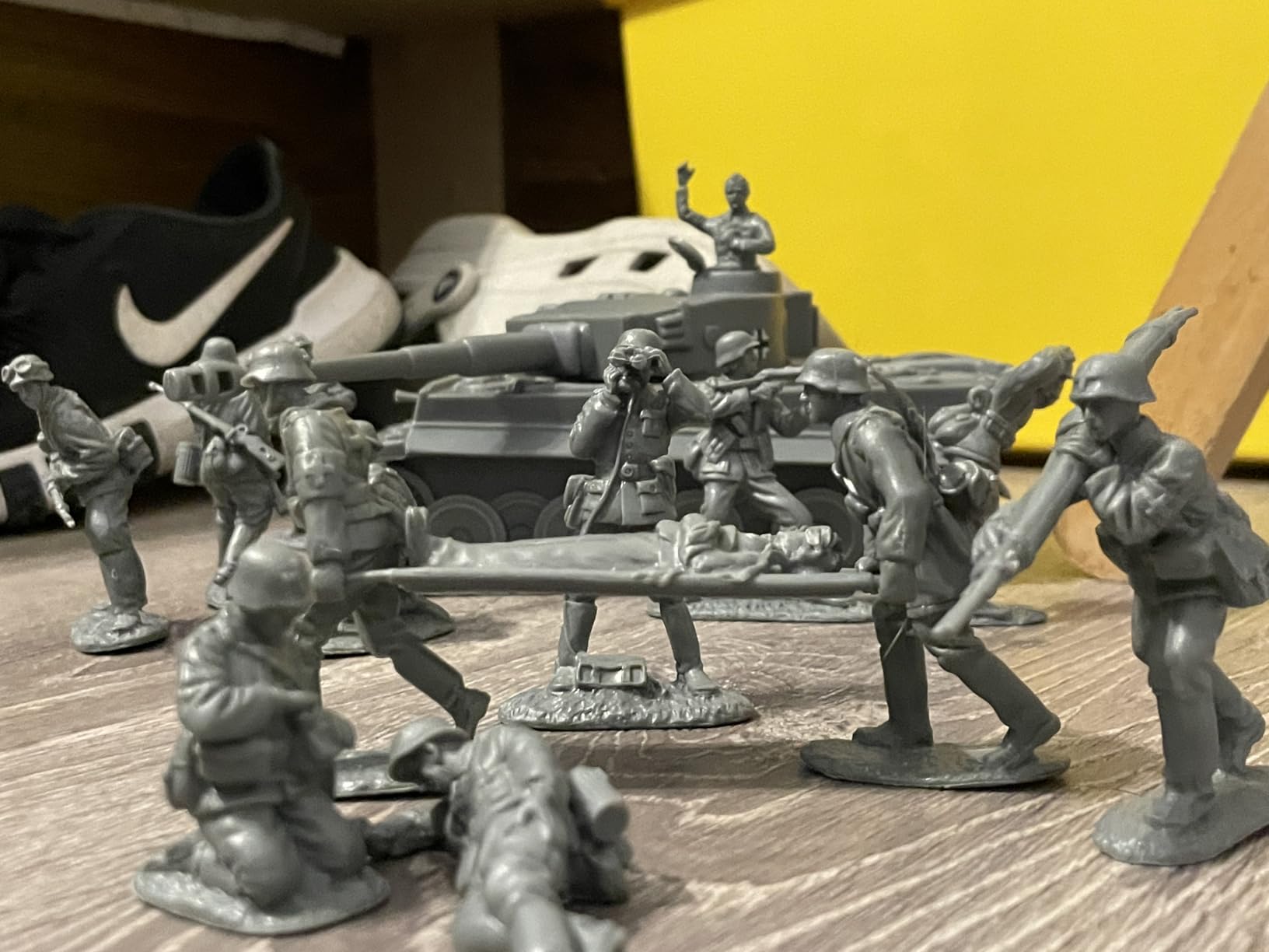 BMC CTS WW2 German Assault & Medics Plastic Army Men - 24pc Gray Soldier Figures customer photo 2