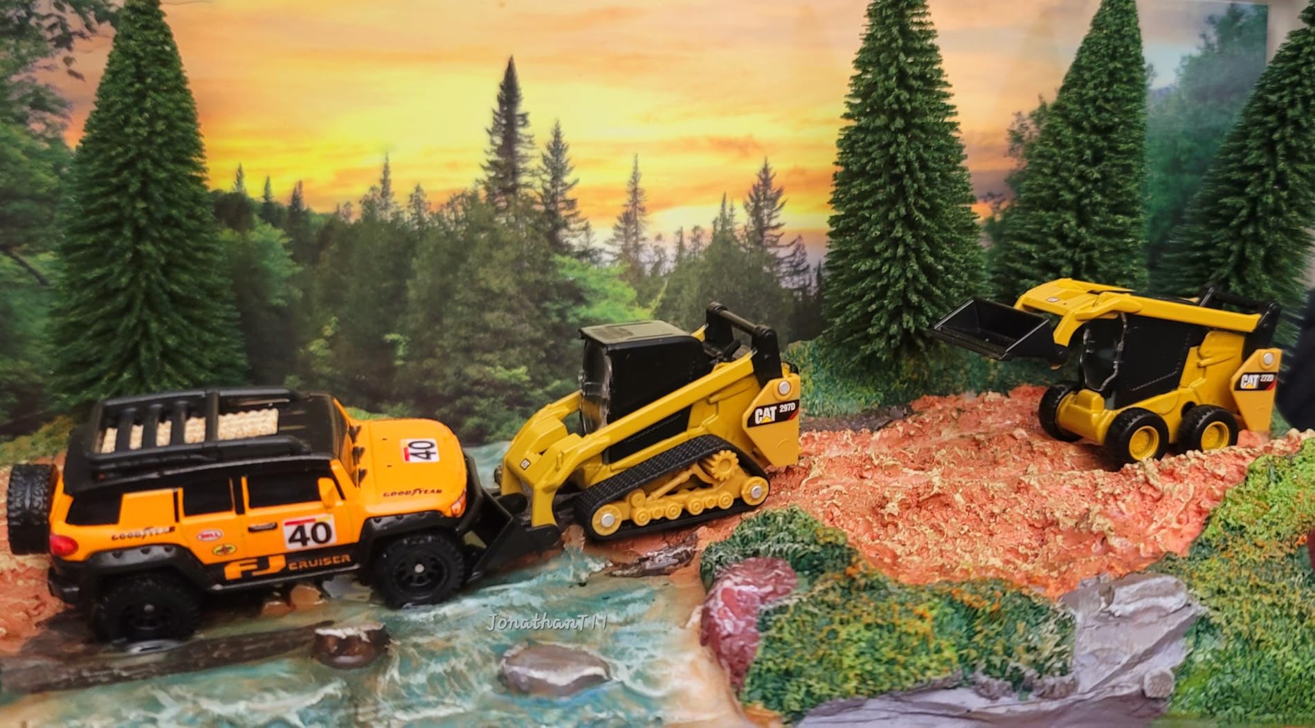 1/64 Caterpillar 272D2 Skid Steer Loader & 297D2 Compact Track Loader Set 84647 customer photo 1