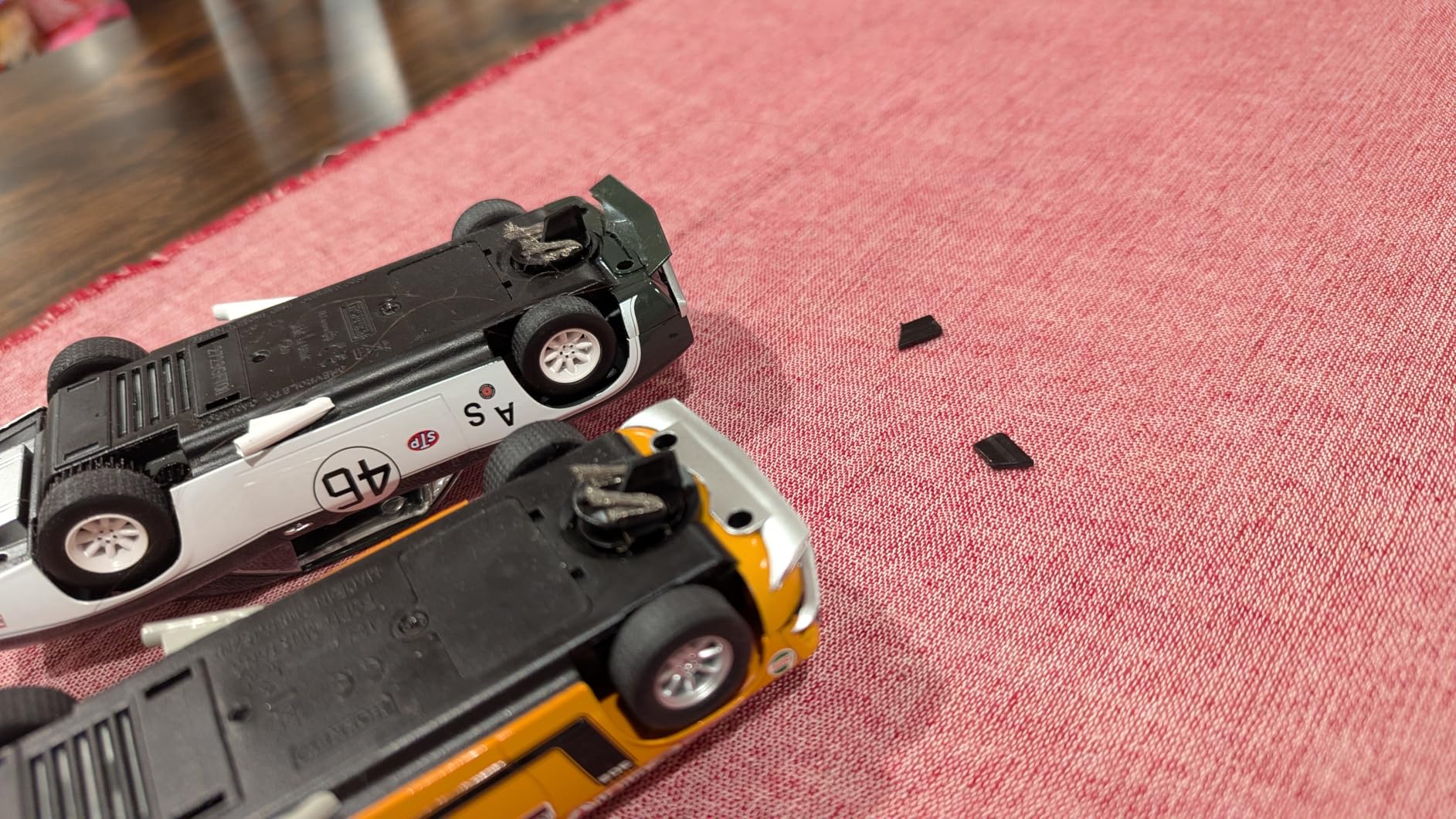 Scalextric/Premium Hobbies Sports Car Challenge - Mustang VS Camaro 1:32 Scale Slot Car Race Set C1445T customer photo 1