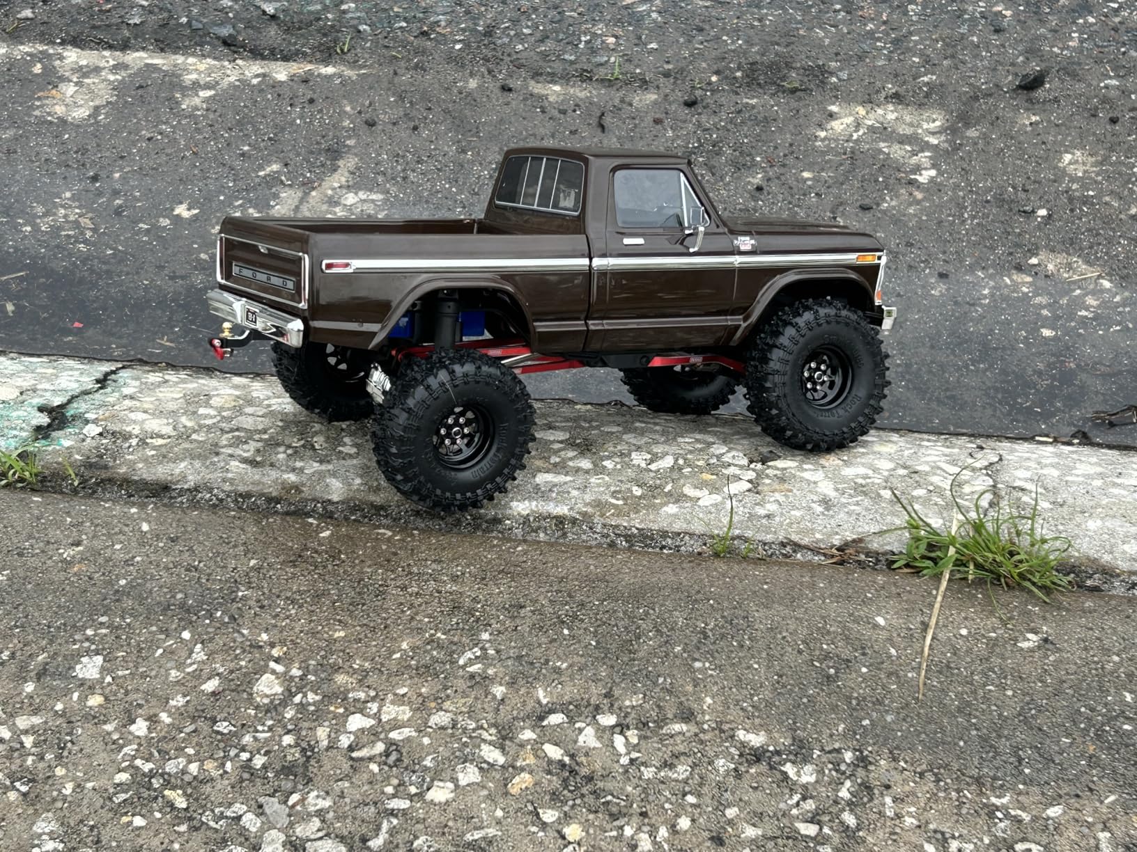 Traxxas 1/18 TRX-4M F-150 High Trail Crawler Truck customer photo 2