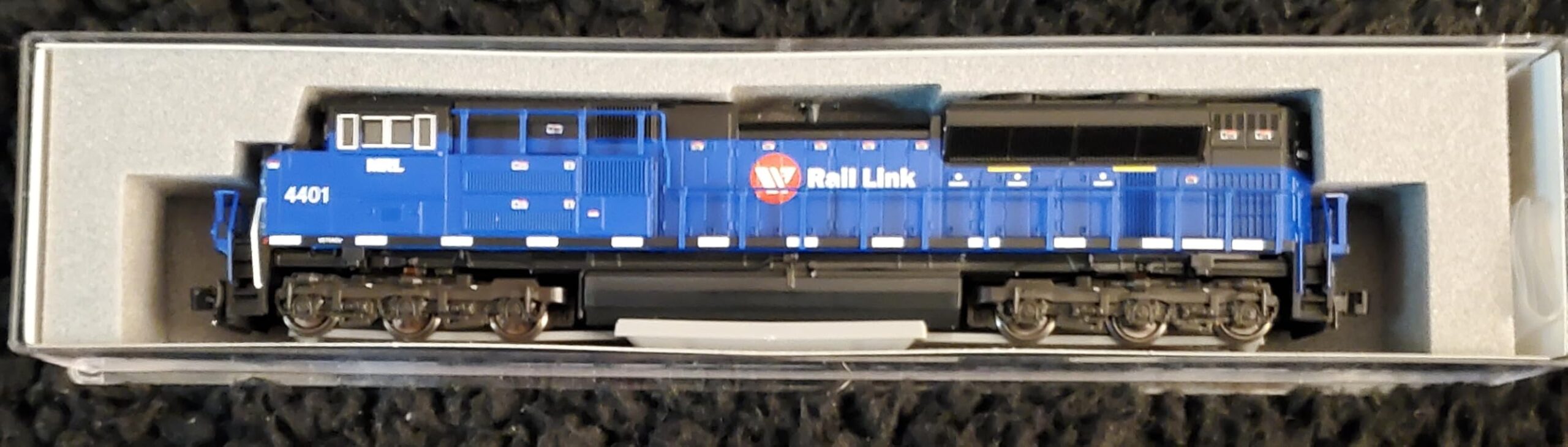 Kato 1768531 (N) SD70ACe Nose Headlights Montana Rail Link #4401 customer photo 1