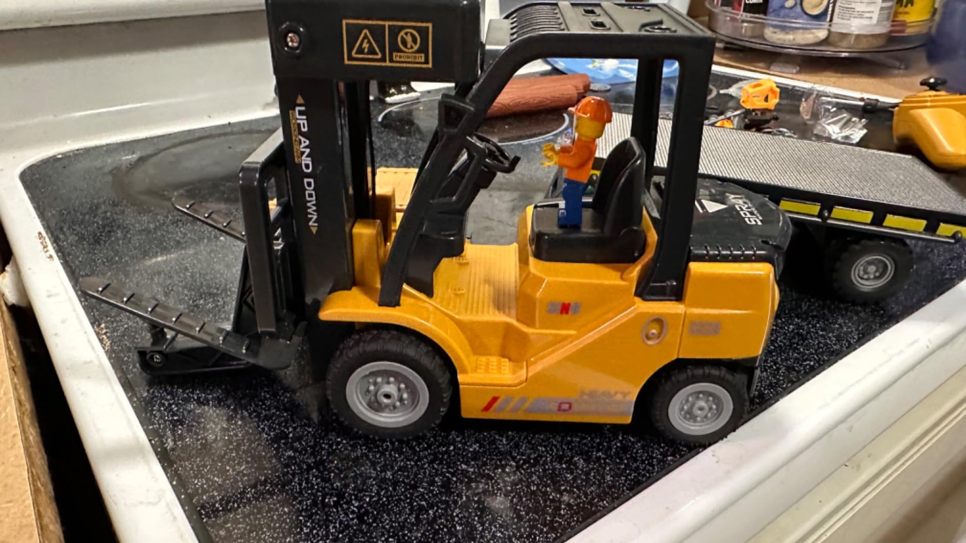 KNACKTOYZ Remote Control Forklift with Flatbed Truck, 11 Channel RC Forklifts with Spray, Cool Lights & Sound, 2 in 1 Lift Fork & Hook, Crane Construction Toys for Boys, Birthday Gift for Kids 3+ customer photo 2