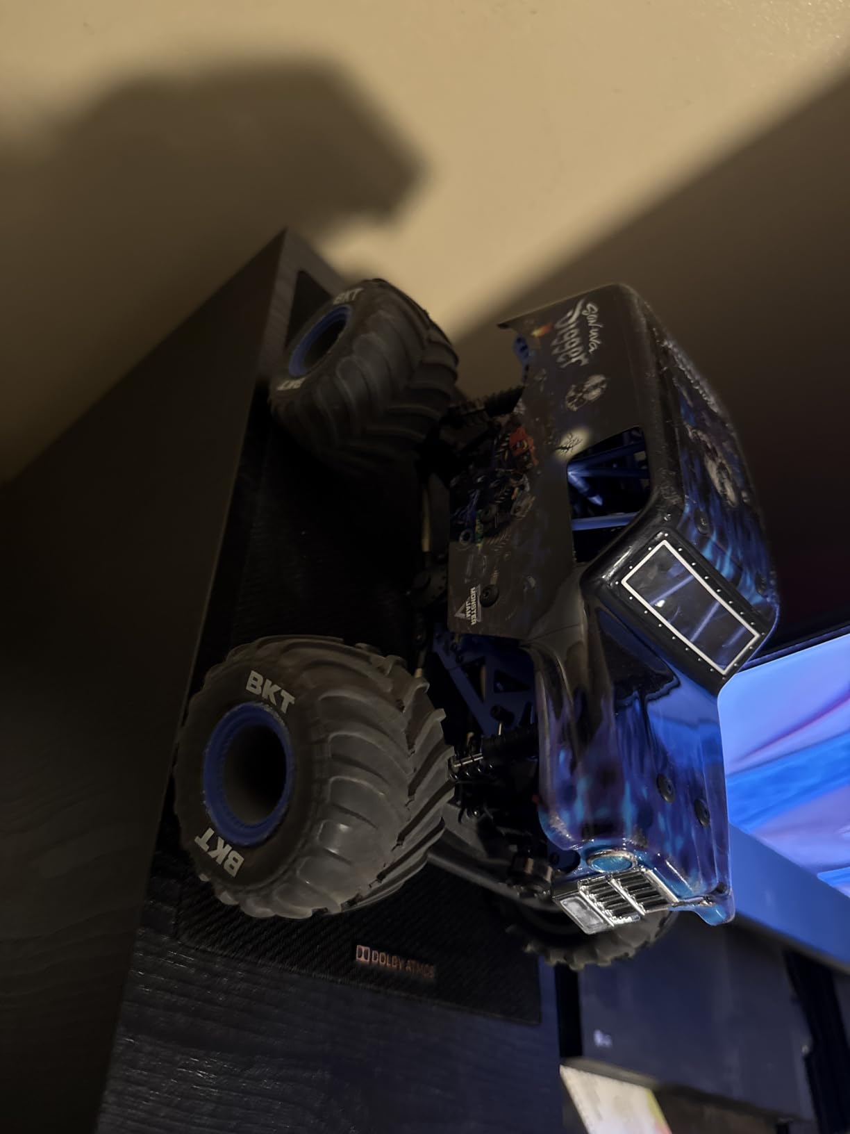 Losi 1/18 Mini LMT Son Uva Digger 2S 4X4 RTR Brushed Monster Truck (Blue) customer photo 1
