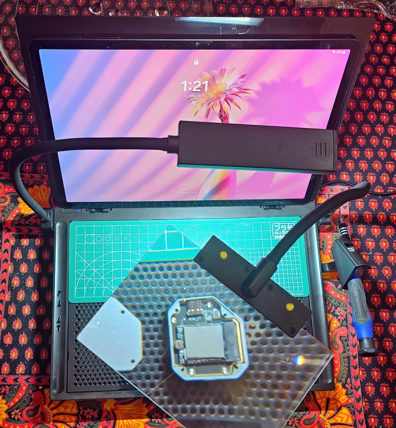 Portable Workbench for Gundam Model Making, Model Kit Tool for Gundam Building, with LED Light and Magnifying Glass Suitable for High-Precision Work customer photo 1