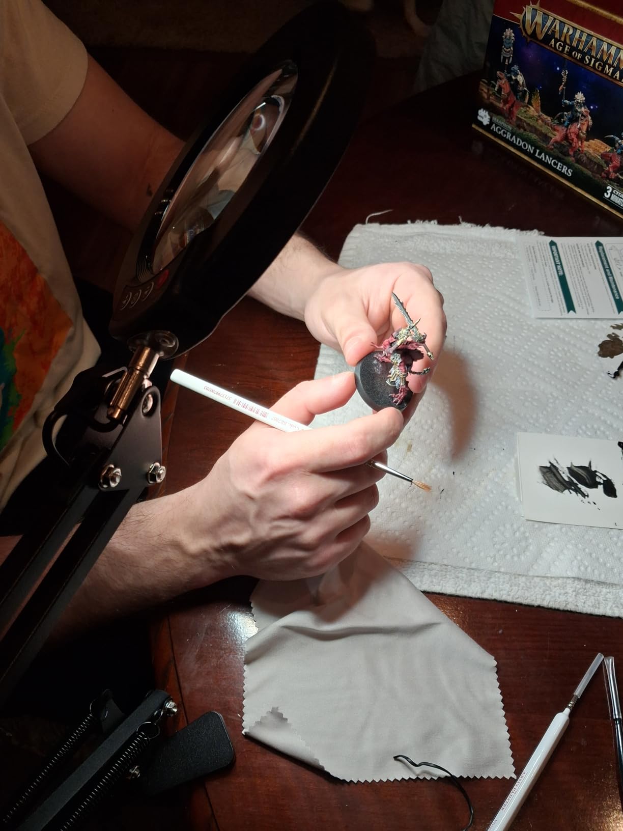 Coyeth 10X Magnifying Glass with Light and Clamp, Real Glass Stand Lighted Magnifier, 5 Color Modes Stepless Dimmable LED Desk Lamp Hands Free for Crafts Hobby Reading Painting Sewing Close Work customer photo 1