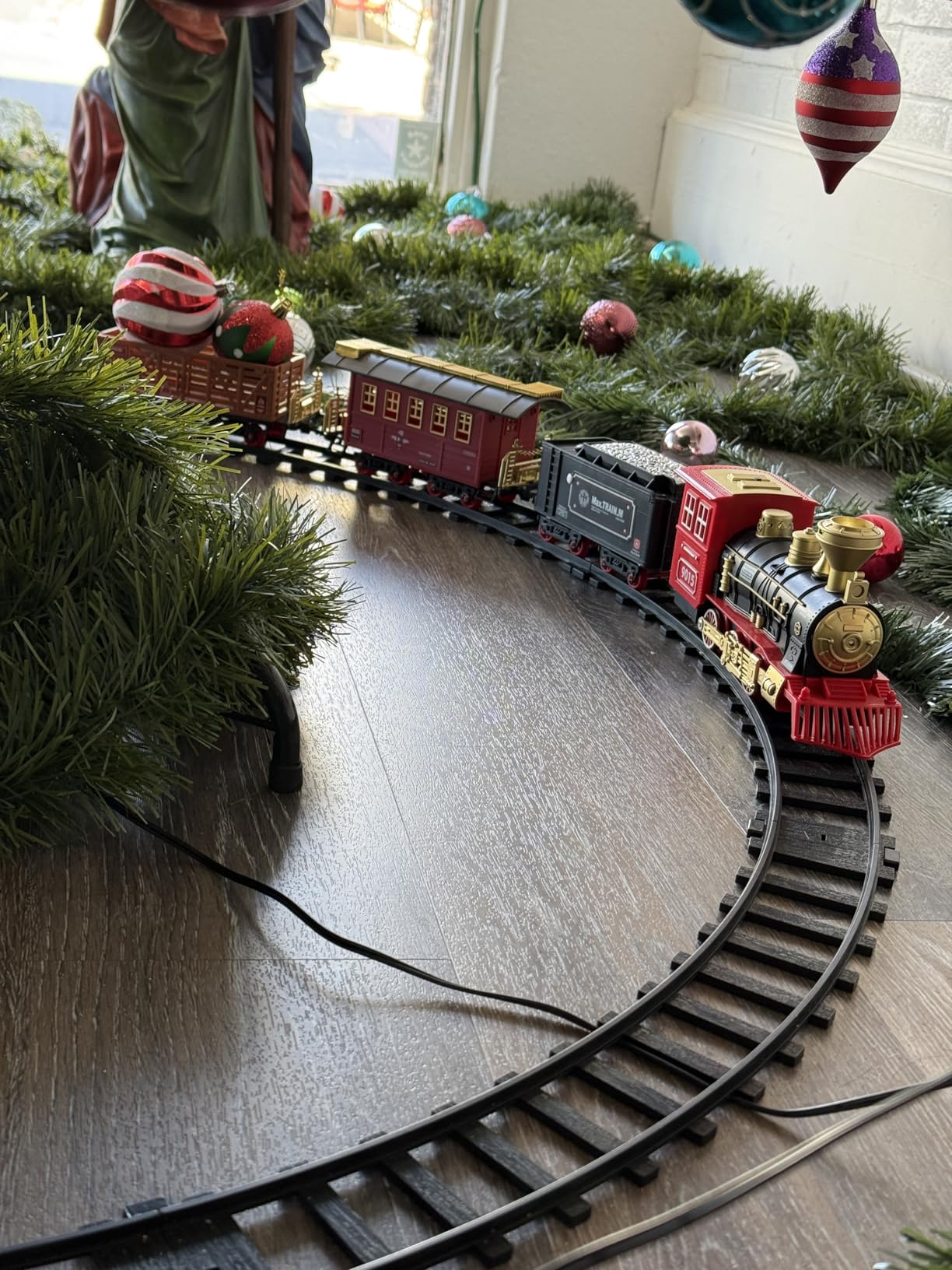 Hot Bee Train Set - Train Toys with Remote Control Trains for Boys with Smokes, Lights and Sound,Toy Train Set for Under Christmas Tree, Toddler Model Trains for 3 4 5 6 7 8+ Years Old Kids customer photo 2