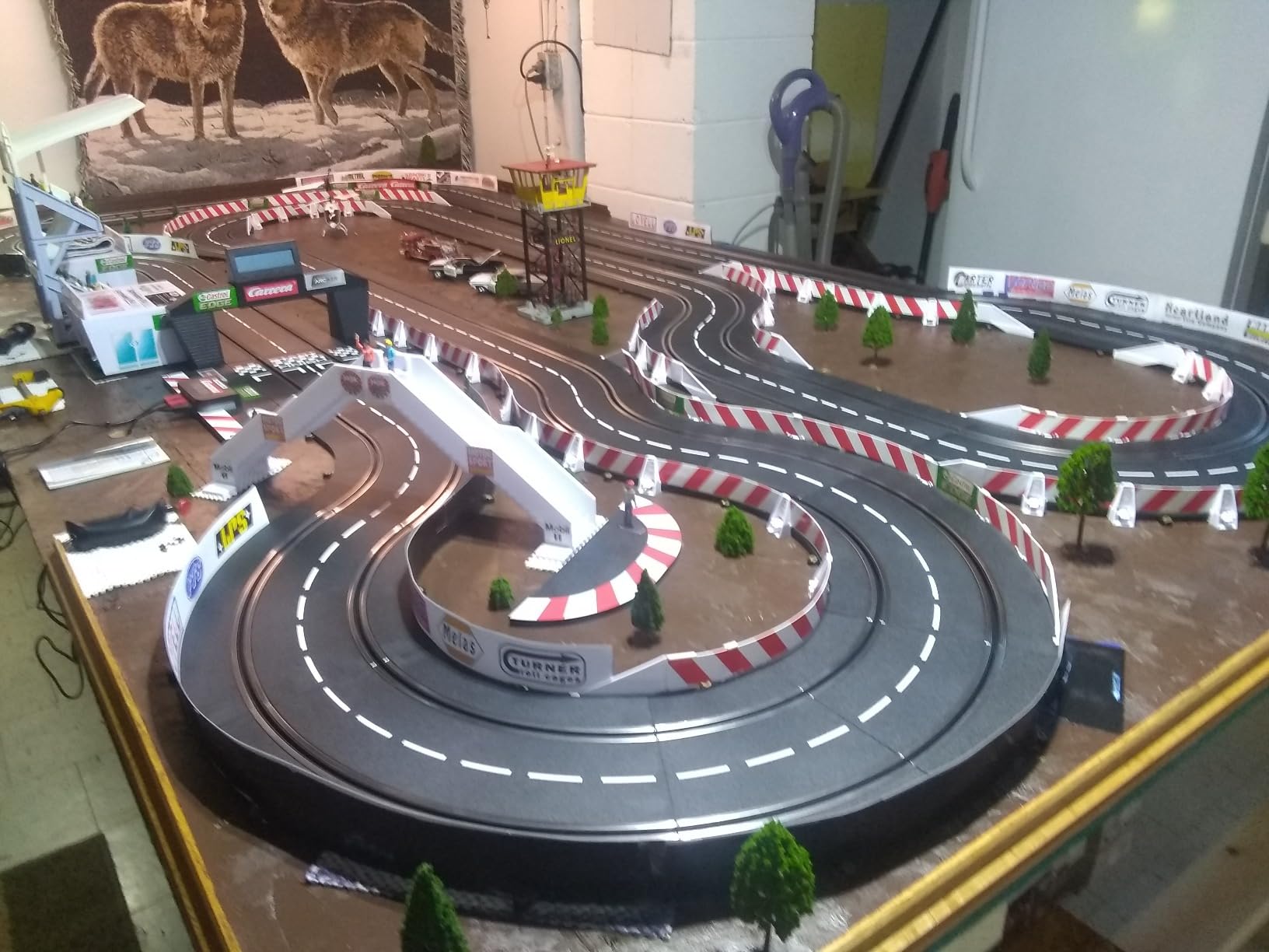 Carrera Evolution NASCAR Darlington Showdown Analog Electric 1:32 Scale Slot Car Racing Track Set - Includes Two 1:32 Scale Cars & Two Dual-Speed Controllers Ages 8+ customer photo 2