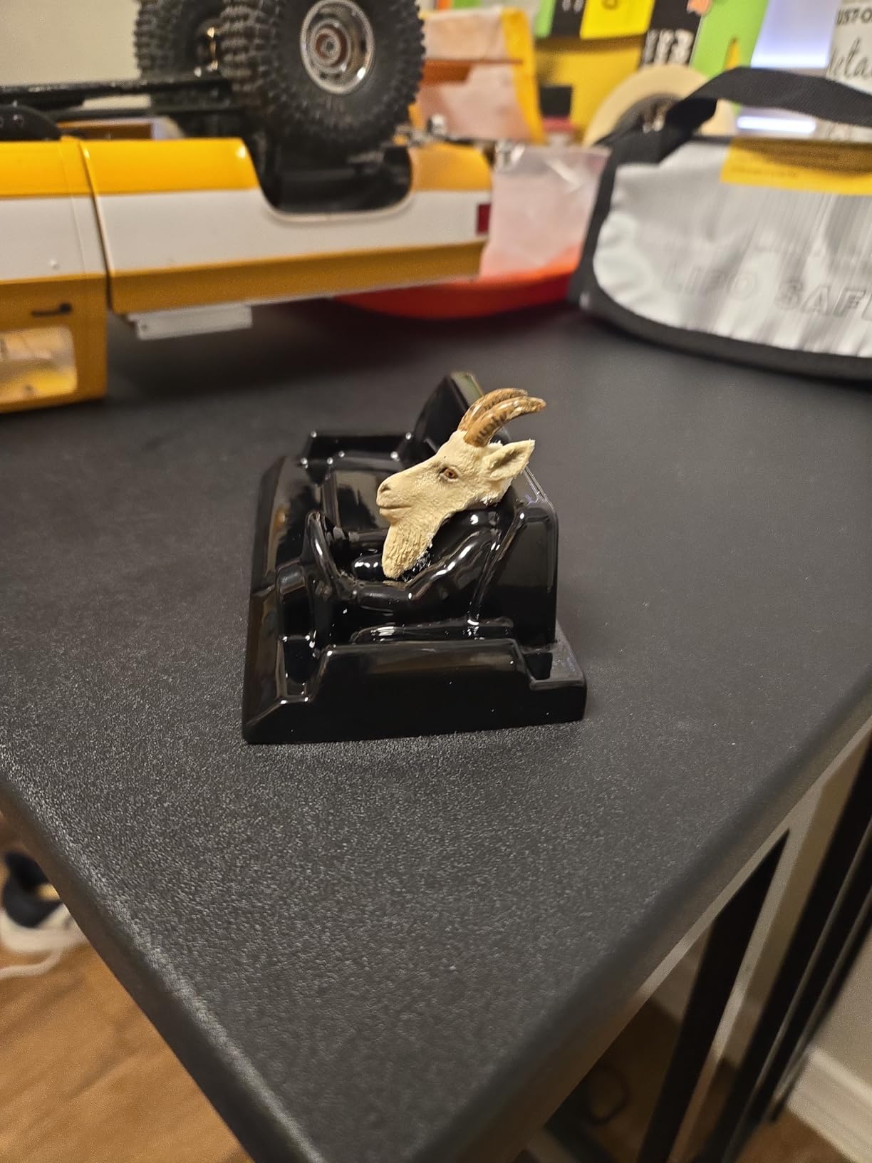 FMS FCX18 Simulation Mini RC Cars RC Crawler RC Trucks Decoration Parts: FCX18 Land Cruiser 80 Cockpit and Driver B Set with Brown Hair customer photo 2