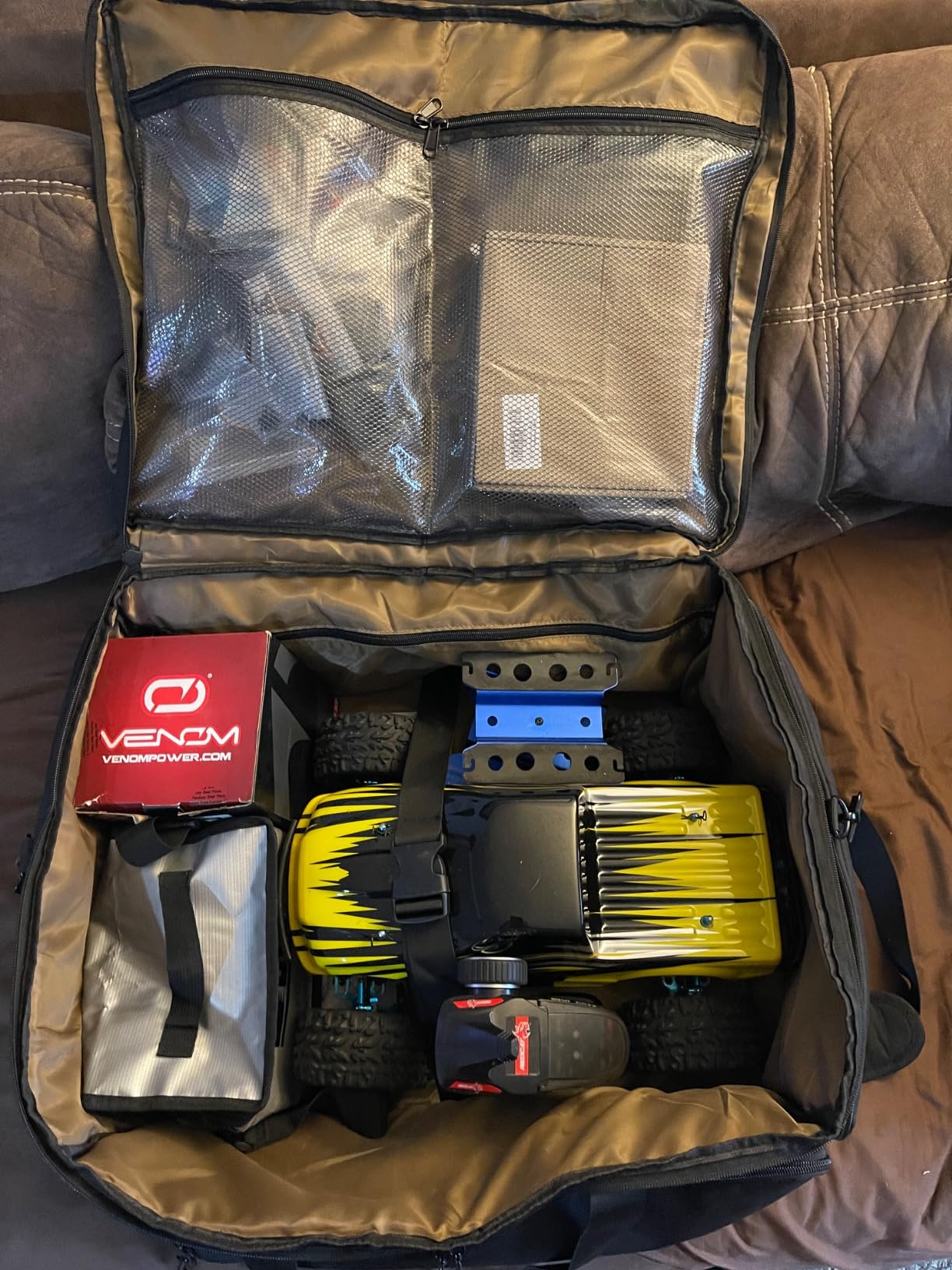 ORKELS RC Storage Bag for 1/8, 1/10 Cars, Protective Carry Case with Bottom Clapboard Compatible with Traxxas Car, Multi-Pockets for Tools & Accessories customer photo 1