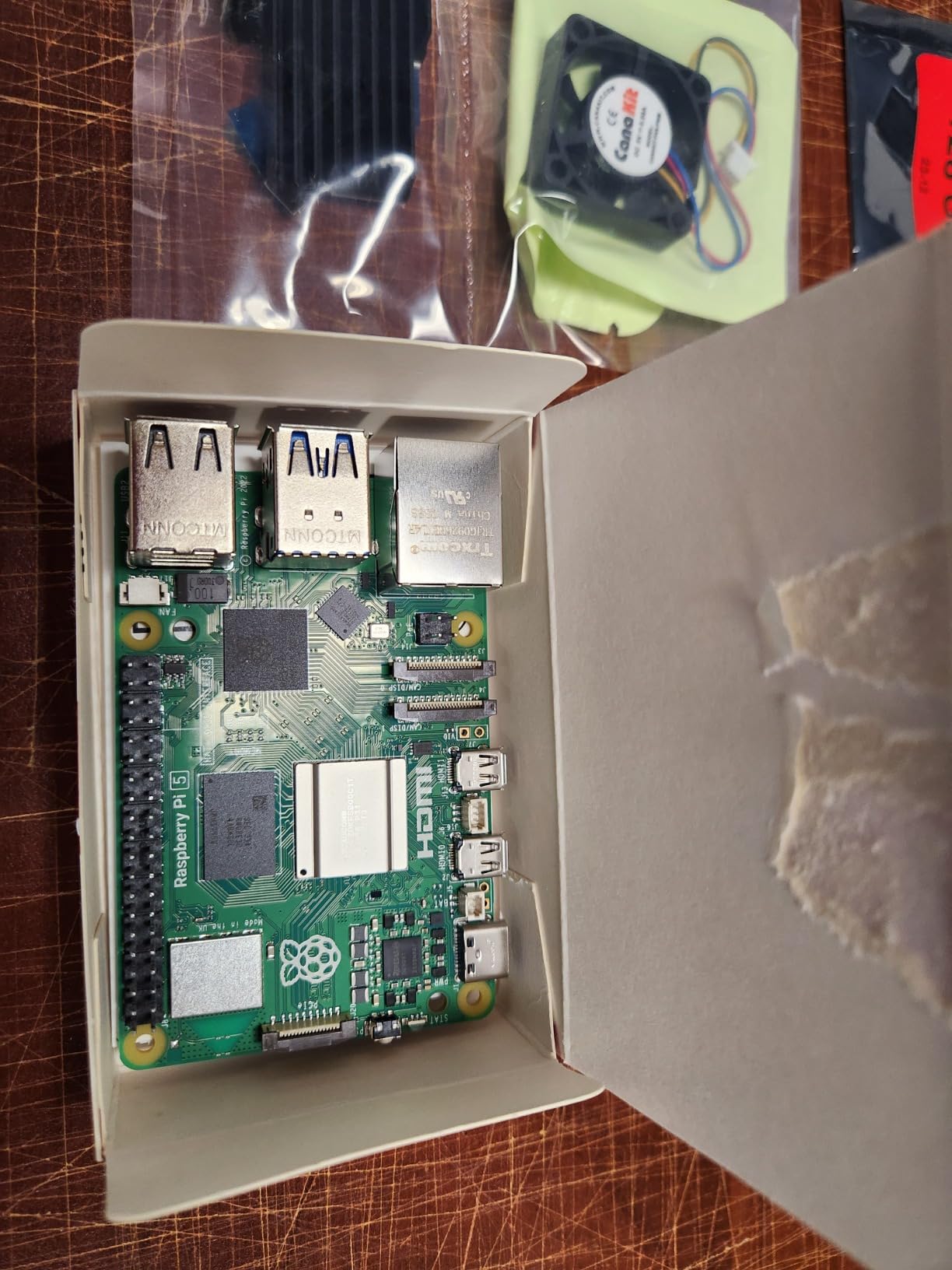 CanaKit Raspberry Pi 5 Starter Kit PRO - Turbine Black (128GB Edition) (4GB RAM) customer photo 1
