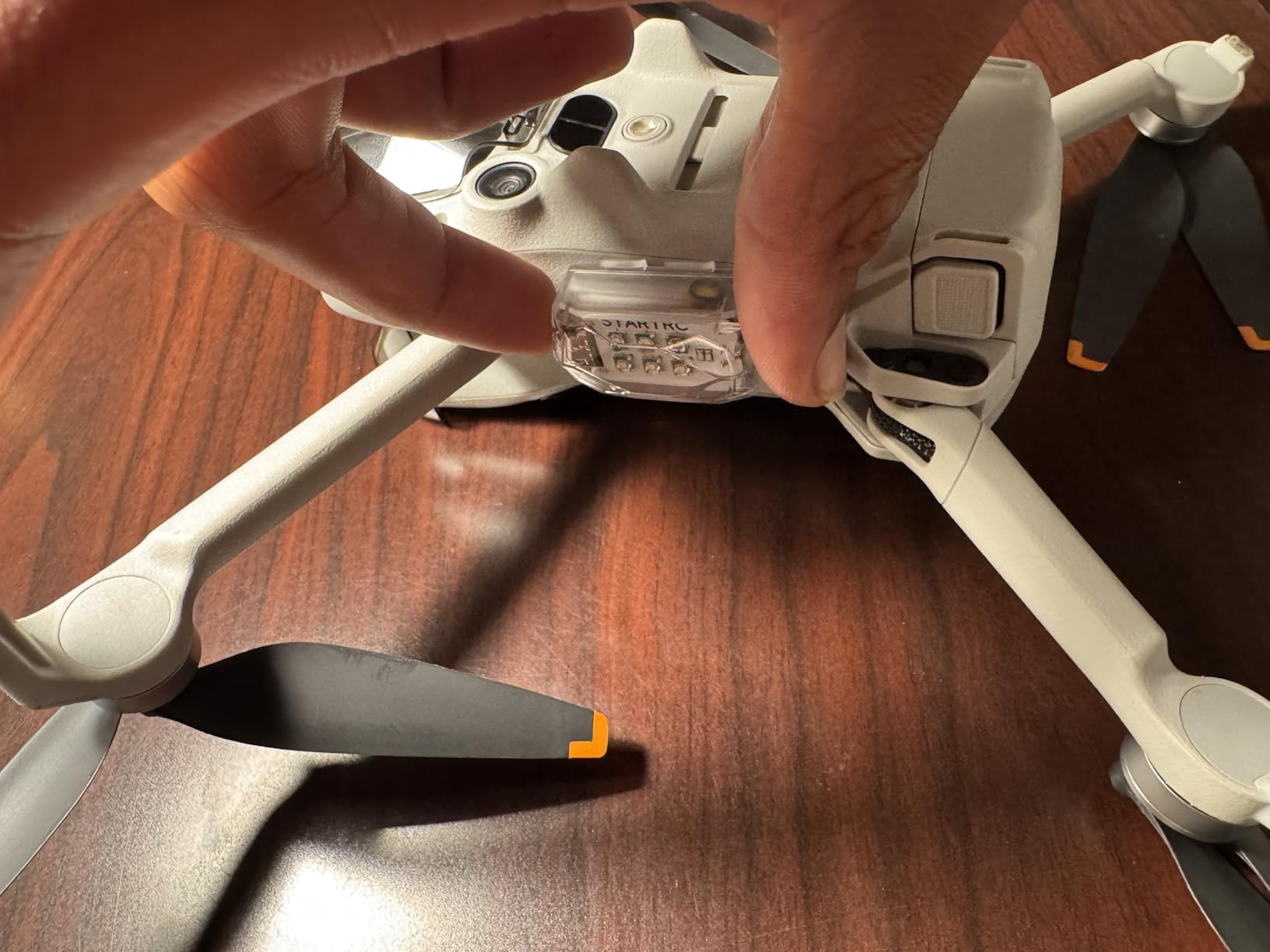 STARTRC Drone Strobe Light, Rechargable Flash Led Lamplight for FAA Drone Night Flying, Fits for DJI Neo 2, Mini 5 Pro/ 4 Pro/3/4k, Avata 2, Air 3S and All RC Drones Accessory (2pc) customer photo 1