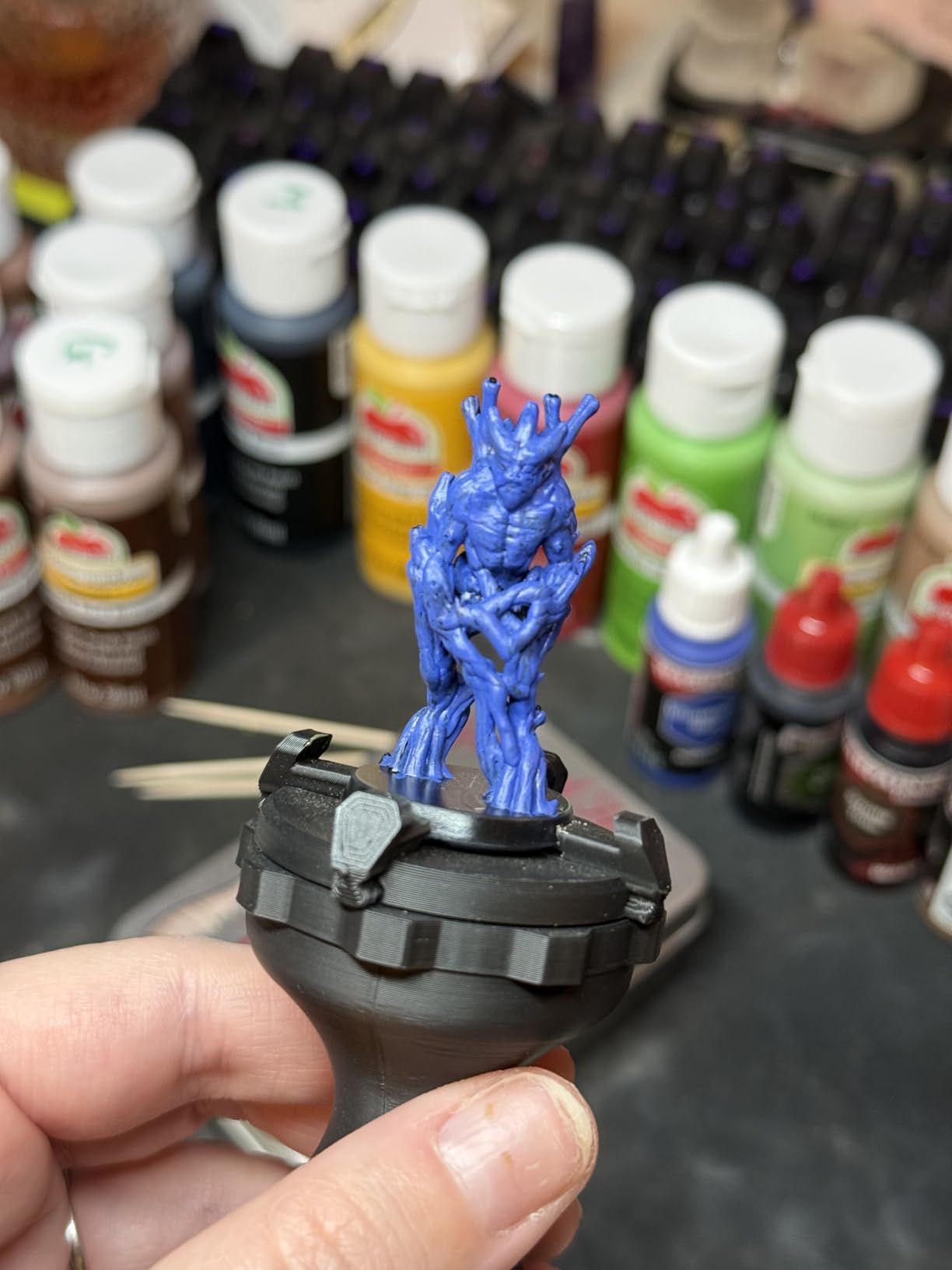 The Army Painter Warpaints Fanatic: Starter Set Combo, 11 paints: 7 acrylic colours, 2 Metallics, 1 Wash, 2 Brushes & 1 Free Miniature figure, For models and miniature painting customer photo 1