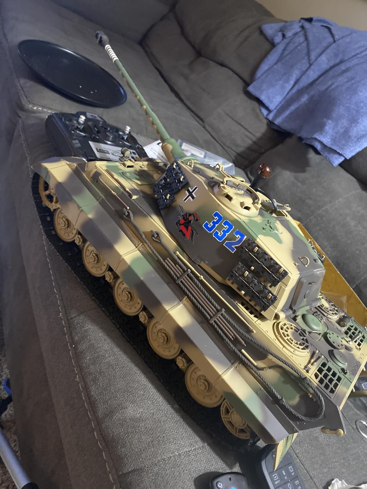 BESTYMXY RC Tanks HengLong German King Tiger Henschel Heavy Tank, 1/16 2.4ghz Remote Control Tank Vehicles Model with Sound & Light for Ages 14+ customer photo 1