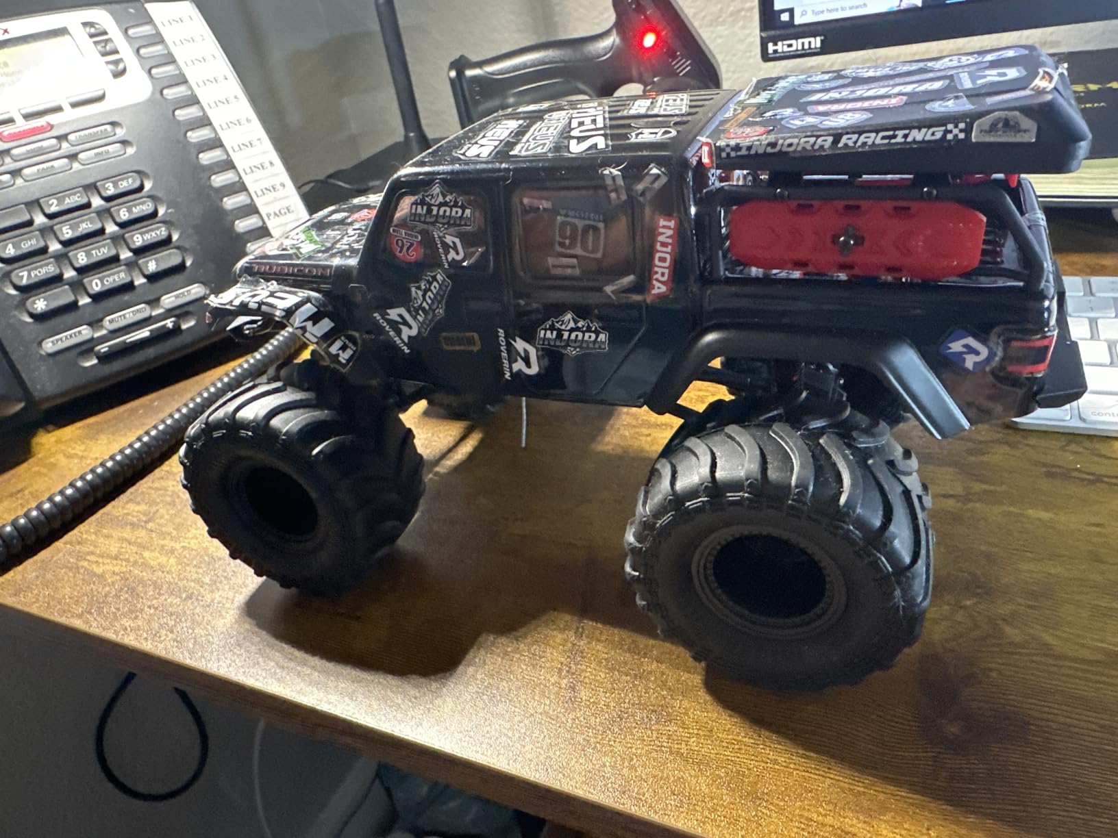 RC Truck SCX24 Jeep Gladiator 4 Wheel Drive Rock Crawler Brushed RTR customer photo 3