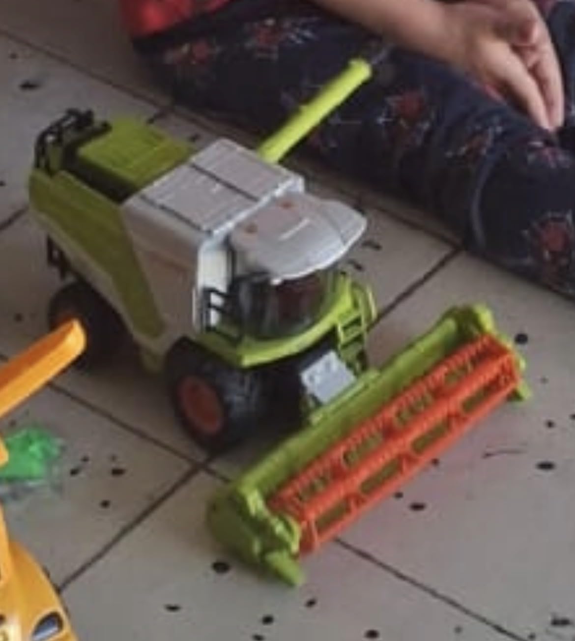 KNACKTOYZ RC Farm Tractor Toy for Kids, 2.4G Remote Control Combine Harvester Truck with Sounds, Lights & Spray, 1:24 High Simulation Toddlers Vehicle Toys, Christmas Birthday Gift for Boys Girls 3-8 customer photo 1