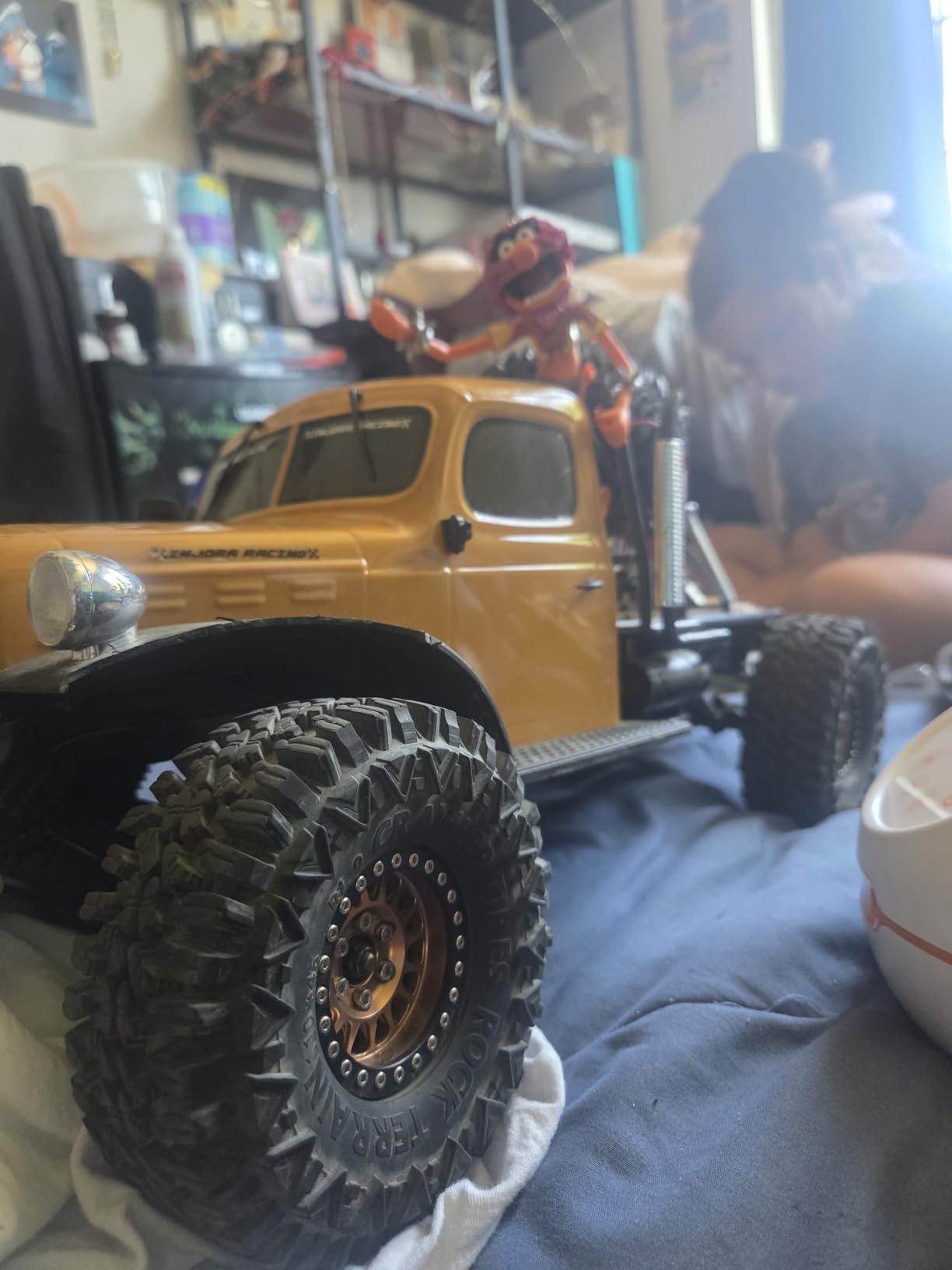 RC 1.9in Beadlock Wheels and Tires for 1/10 TRX4, Axial SCX10 II 90046 SCX10 III, D90 RC Crawler Car, Alloy 1.9in Beadlock Rims, Soft Rubber 1.9in Beadlock Tires, 4pcs, Bronze customer photo 2