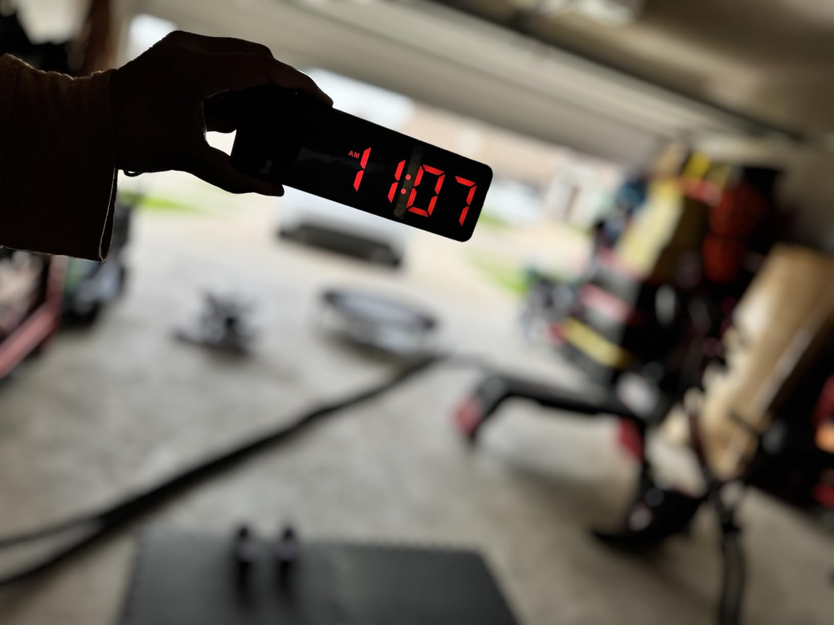 ANJANK Small Portable Gym Timer Clock, Strong Magnet, Workout Interval Timer with Powerful Battery, Stopwatch, Remote Control, Adjustable Brightness customer photo 1