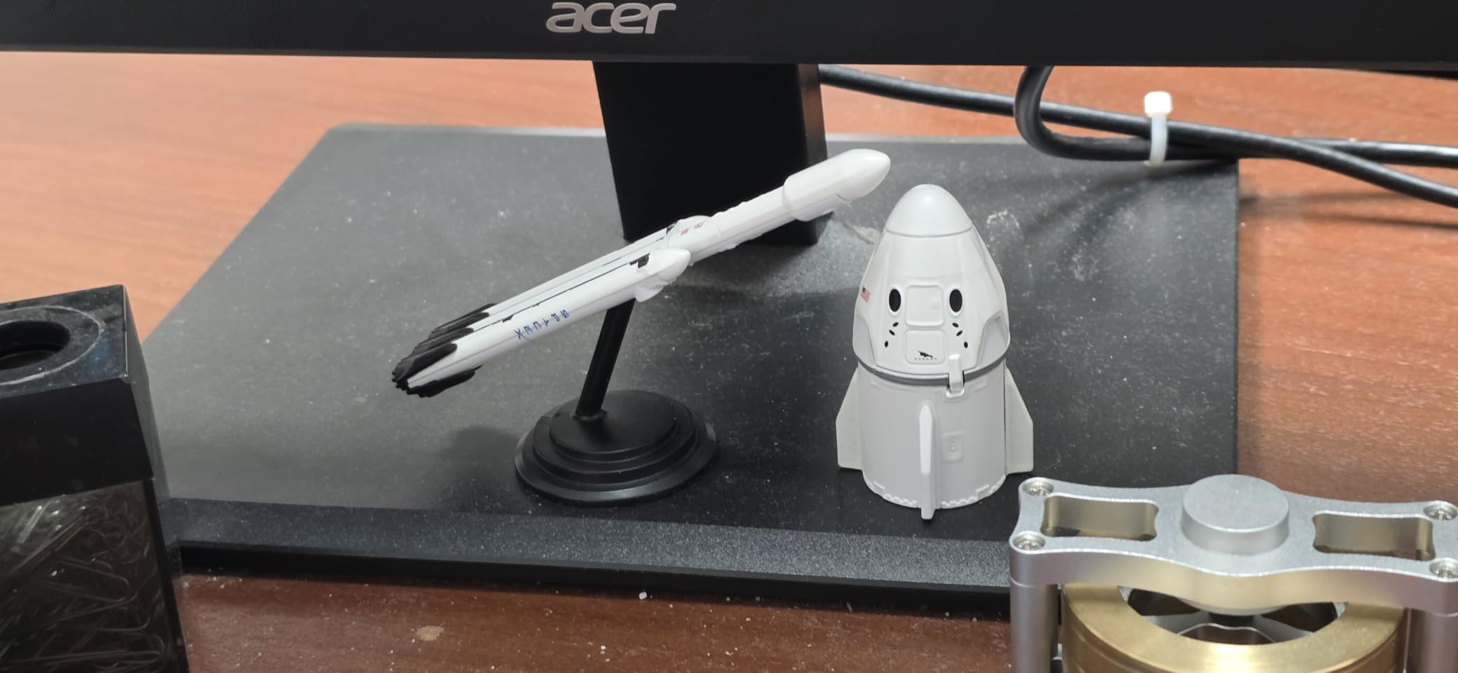 Matchbox Collectible Die-Cast Metal Sky Busters Inspired by SpaceX Falcon Heavy Rocket - HHT44 customer photo 1