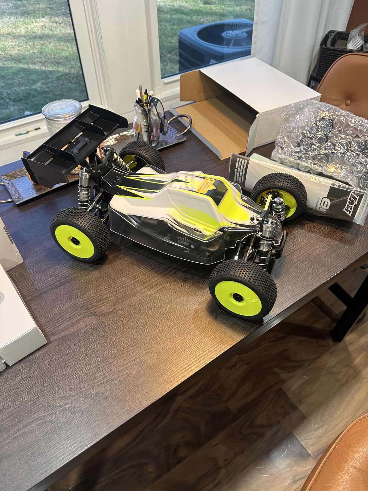 Losi 8IGHT-XE Electric RTR Battery and Charger Not Included 1/8 4 Wheel Drive Buggy customer photo 1