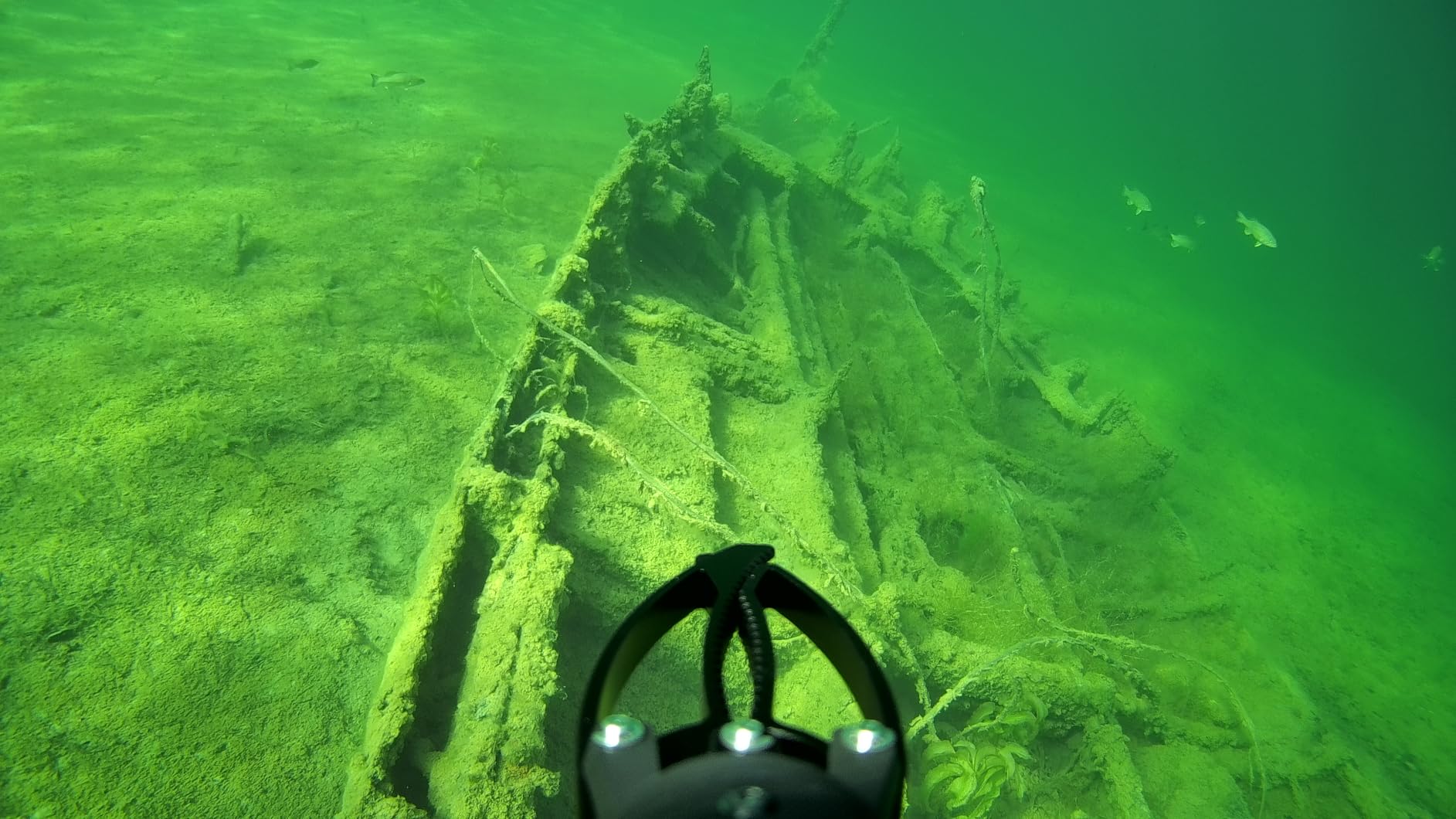 Underwater Drone, Mini S submarine drone with 4K+EIS Image Stabilization Camera for Real-Time Viewing Depth & Temperature Data, Direct-Connect Remote Controller, Dive to 330ft Underwater, Portable ROV customer photo 2