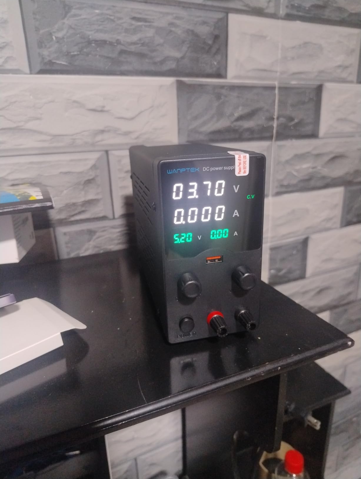 Wanptek DC Power Supply Variable 30V 10A, Adjustable Bench Power Supply with Precision Encoder Knob, 4-Digit LED Display, USB Fast Charging Port & Real-Time Output Display for Repair Lab and DIY customer photo 1