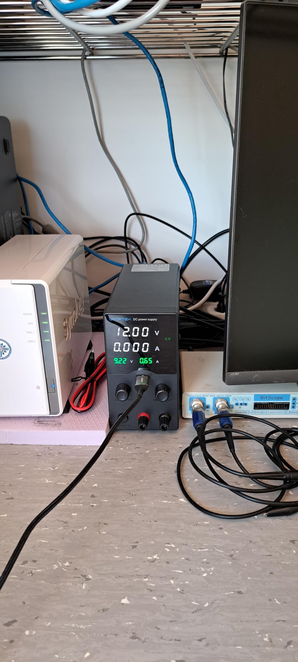 Wanptek DC Power Supply Variable 30V 10A, Adjustable Bench Power Supply with Precision Encoder Knob, 4-Digit LED Display, USB Fast Charging Port & Real-Time Output Display for Repair Lab and DIY customer photo 2