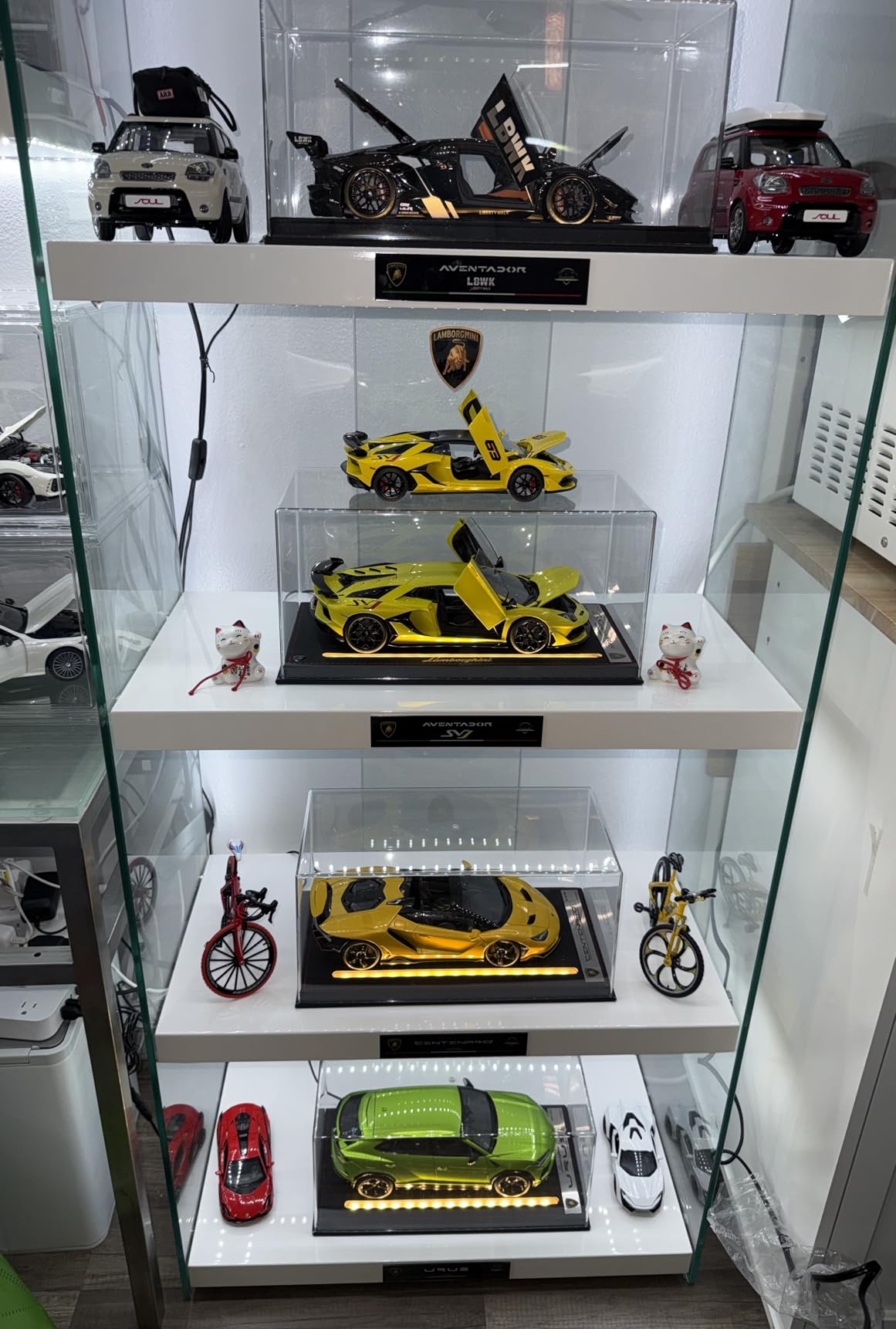 Lighted Display Case for 1/24 Scale Model Cars, No Assemble Show Case with Lights and Leather Base, Clear Acrylic Display Box for Cars Baseball Tennis Dust Proof UV Protection(11x6x5inch) customer photo 2