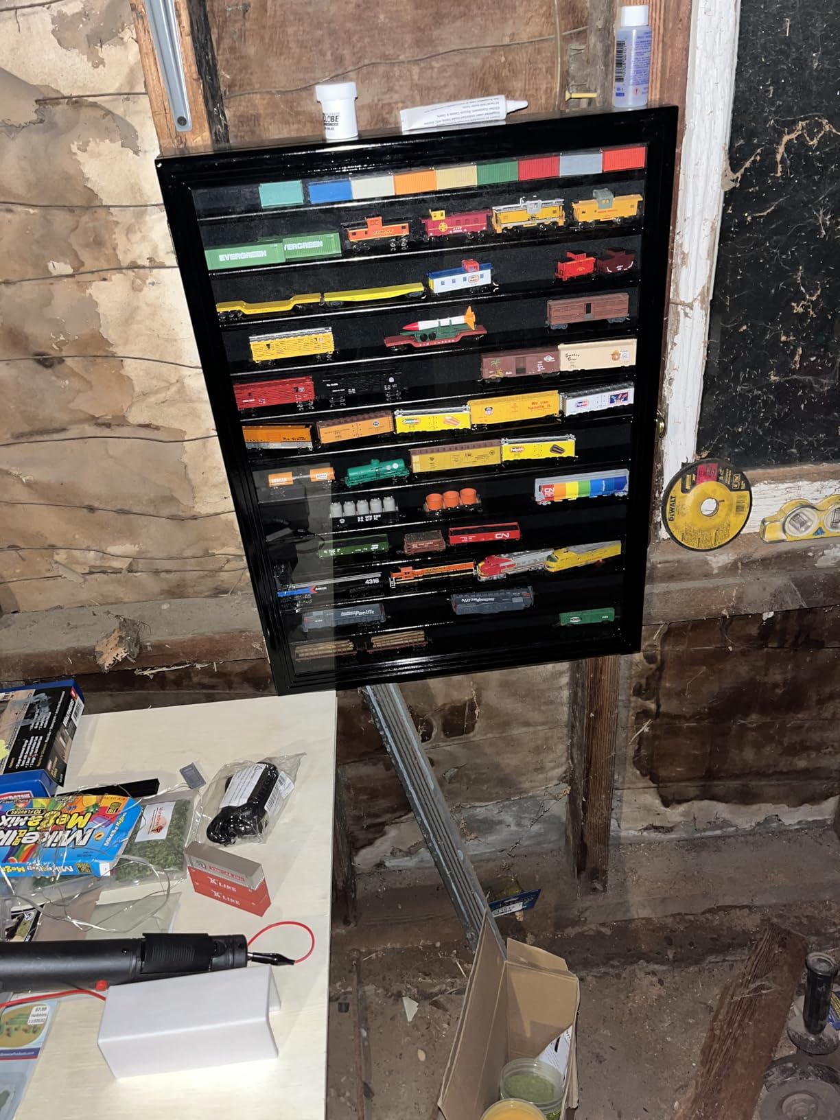 Kato KAT1761971 N Amtrak E8A Day One Pairs with Rainbow Era Passenger Set No.4316, White customer photo 1