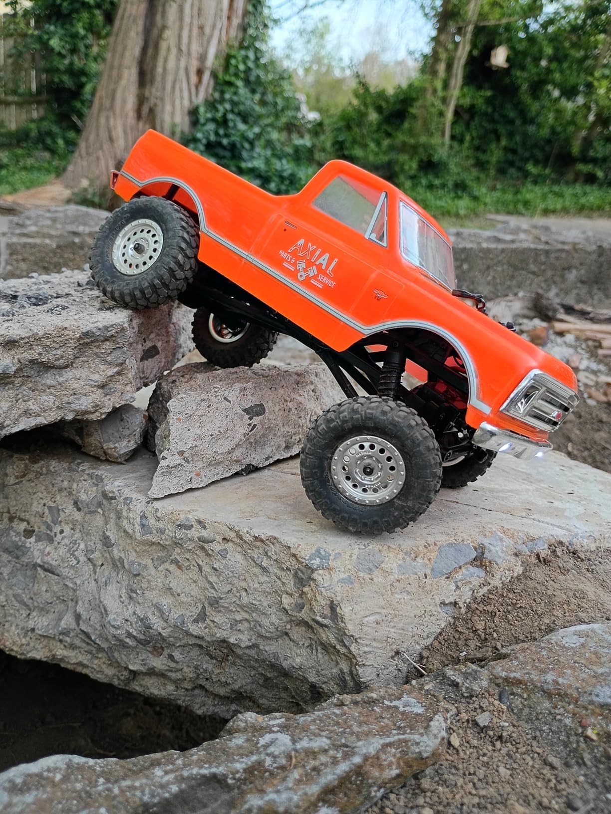 Axial RC Truck 1/24 SCX24 1967 Chevrolet C10 4WD Truck RTR (Comes with Everything Needed to Run), Orange customer photo 1