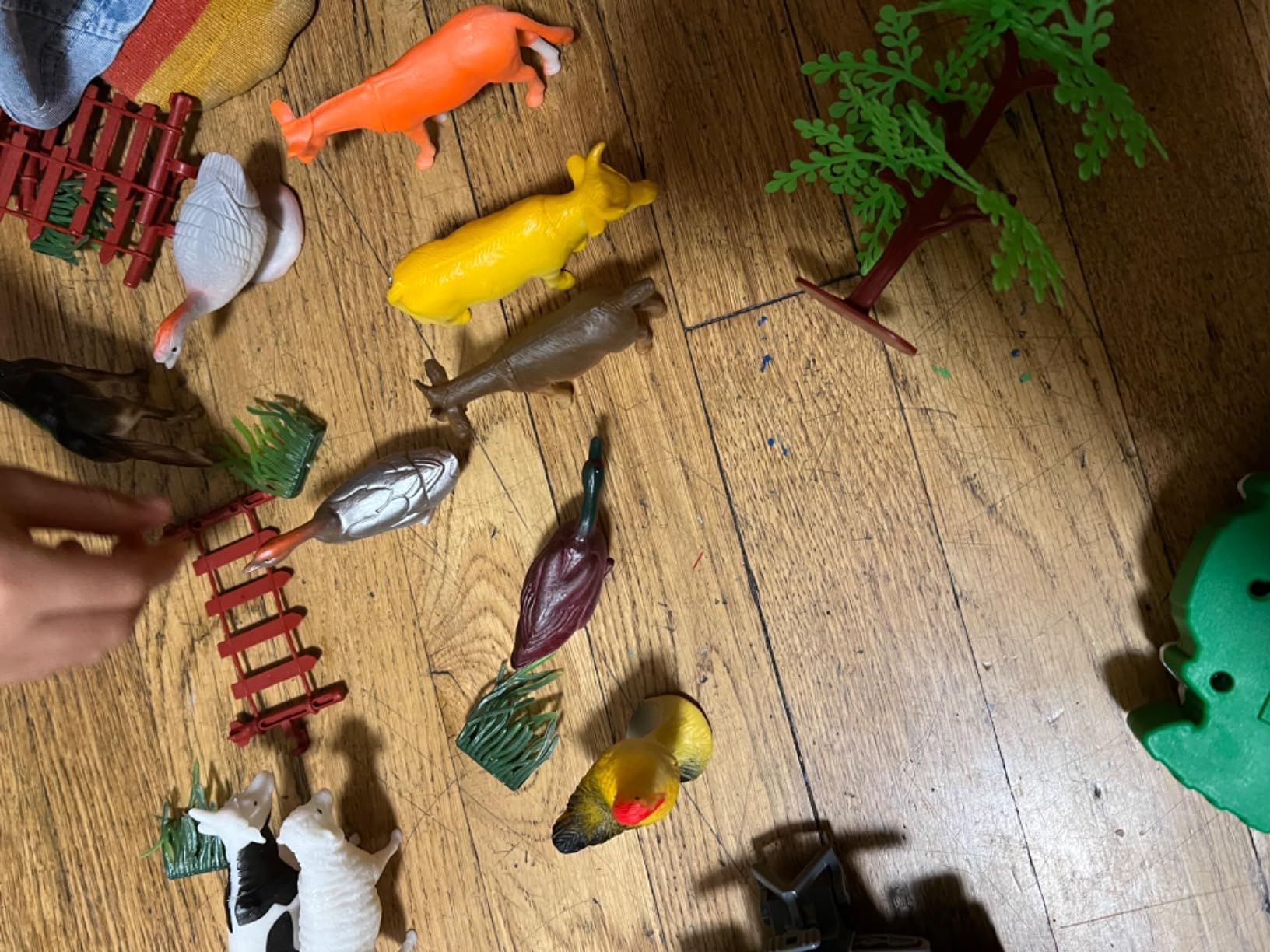 FIIOEOY Remote Control Tractor Toys, RC Tractor Set with Trailer/Farm Animals/Fences/Light, Farm Vehicle Toys for 3-7 Year Old Boys Kids Toddlers Birthday Gifts customer photo 2