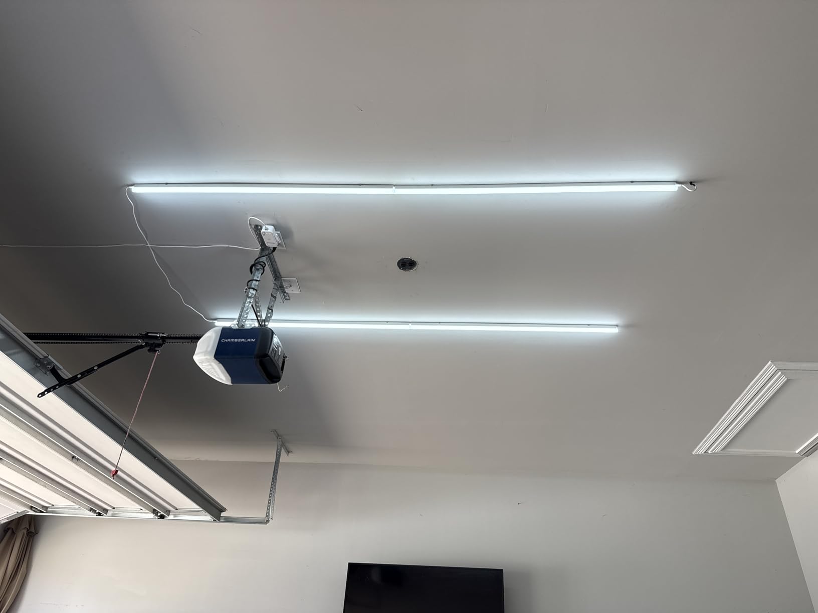 4 Pack 4FT T5 LED Shop Light, 6500K, 20W, 2300LM Super Bright White Linkable LED Integrated Fixture customer photo 1