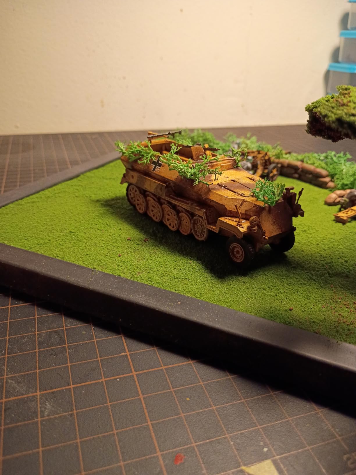 German STUKA ZU Fuss 1:72 SD.KFZ.251/1 AUSF.C Military Vehicle Model - DIY Assembly and Painting customer photo 1
