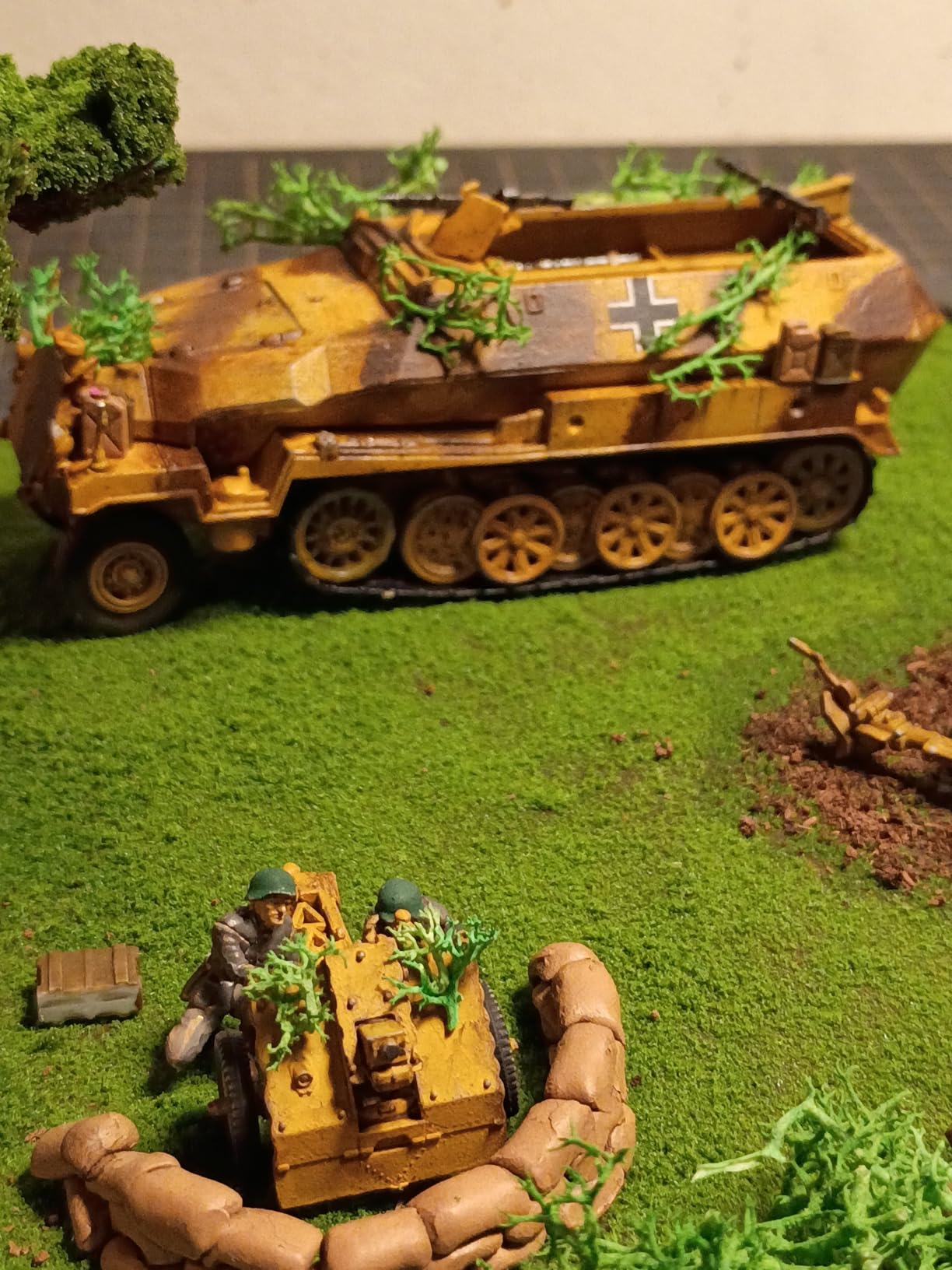 German STUKA ZU Fuss 1:72 SD.KFZ.251/1 AUSF.C Military Vehicle Model - DIY Assembly and Painting customer photo 2