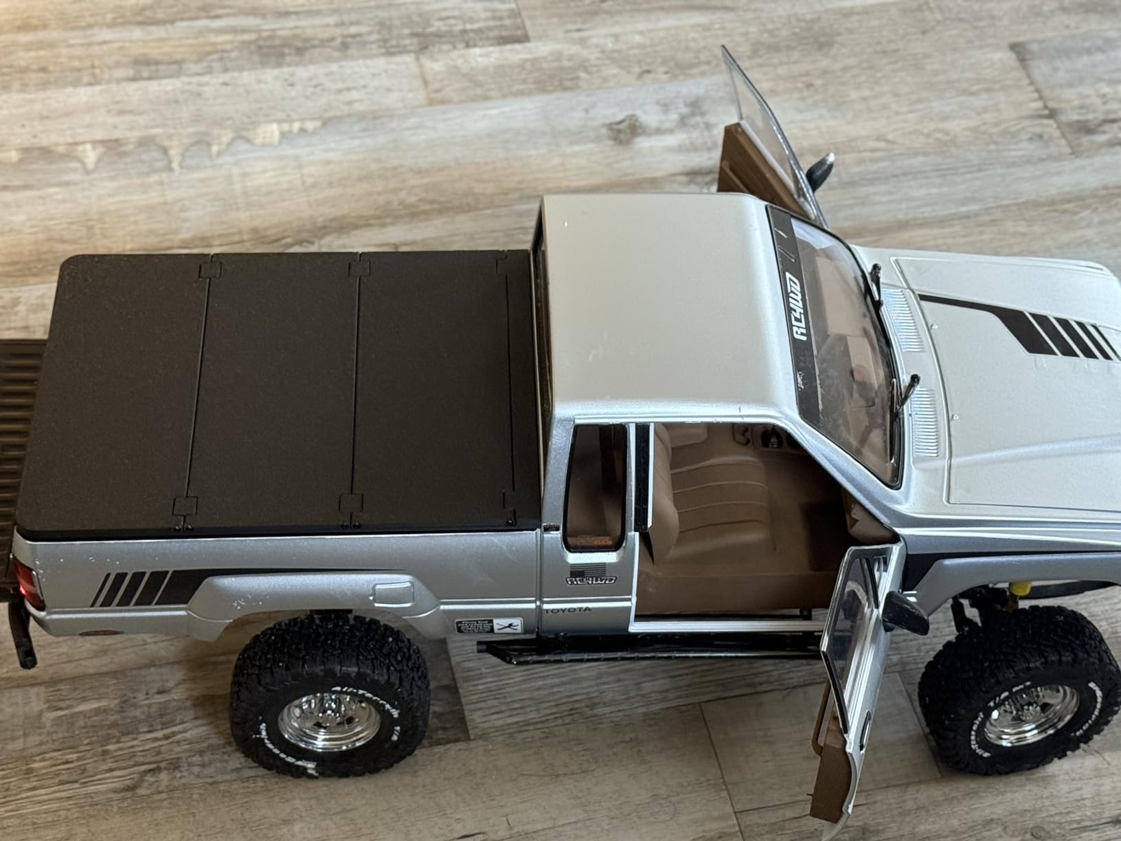 ZRTR0064 Trail Finder 2 Truck RTR LWB w/ 1987 Bodyset (White) customer photo 2