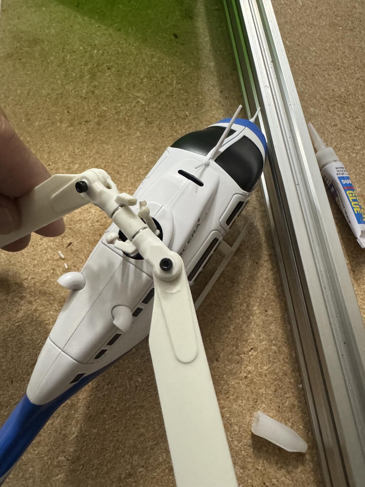 C138 Remote Control Helicopter, 1:33 Scale Bell206 Helicopter 2.4G 4CH RTF Single Propeller Aileron Free, Optical Flow Positioning, Six-axis Gyroscope Stabilization Gift for Adults (3 Battery) customer photo 2