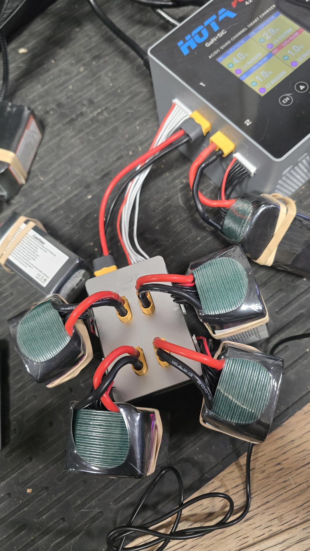 ISDT PC-4860s Lipo Battery Charge Board, 1-8S XT60 Safe Parallel Charge Board Balance Charging Plate for RC Battery Charger (4 Channels) customer photo 1