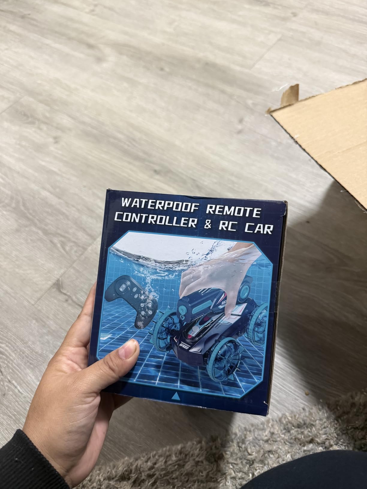 Lehoo Castle Amphibious Remote Control Car, 4WD RC Cars for Boys Age 8-12 with Water Gun, Remote Control Boat for Kids, 2.4 GHz Waterproof RC Trucks, Pool Toys for 6 7 8 9 Year Old Boys customer photo 2
