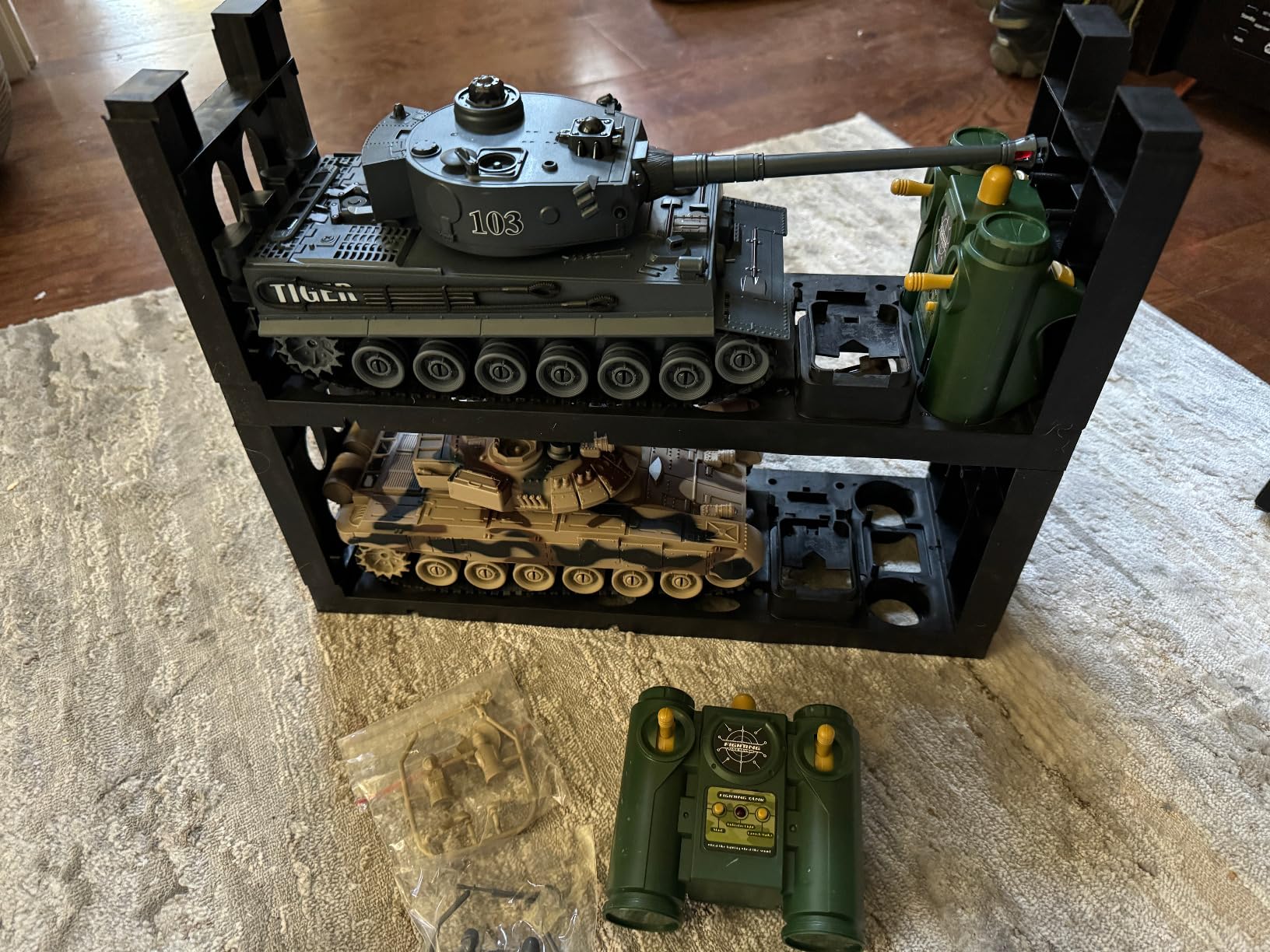 RC Tank Set,1/24 RC Battle Tank Set Toy Tanks with Life Indicators and Spray,2.4G Remote Control with Realistic Sounds and Lights,RC Army Toys for Boys Age 6+ Year Old Gifts for Kids and Adults customer photo 2