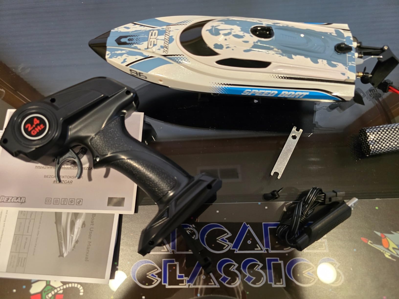 BEZGAR RC Boat, 12 inch Remote Control Boat for Kids and Adults, 25 KPH Fast RC Speed Boats with 700mAh Battery, Ideal Waterproof Toy Boats for Lakes & Pools - TX126 Red customer photo 2