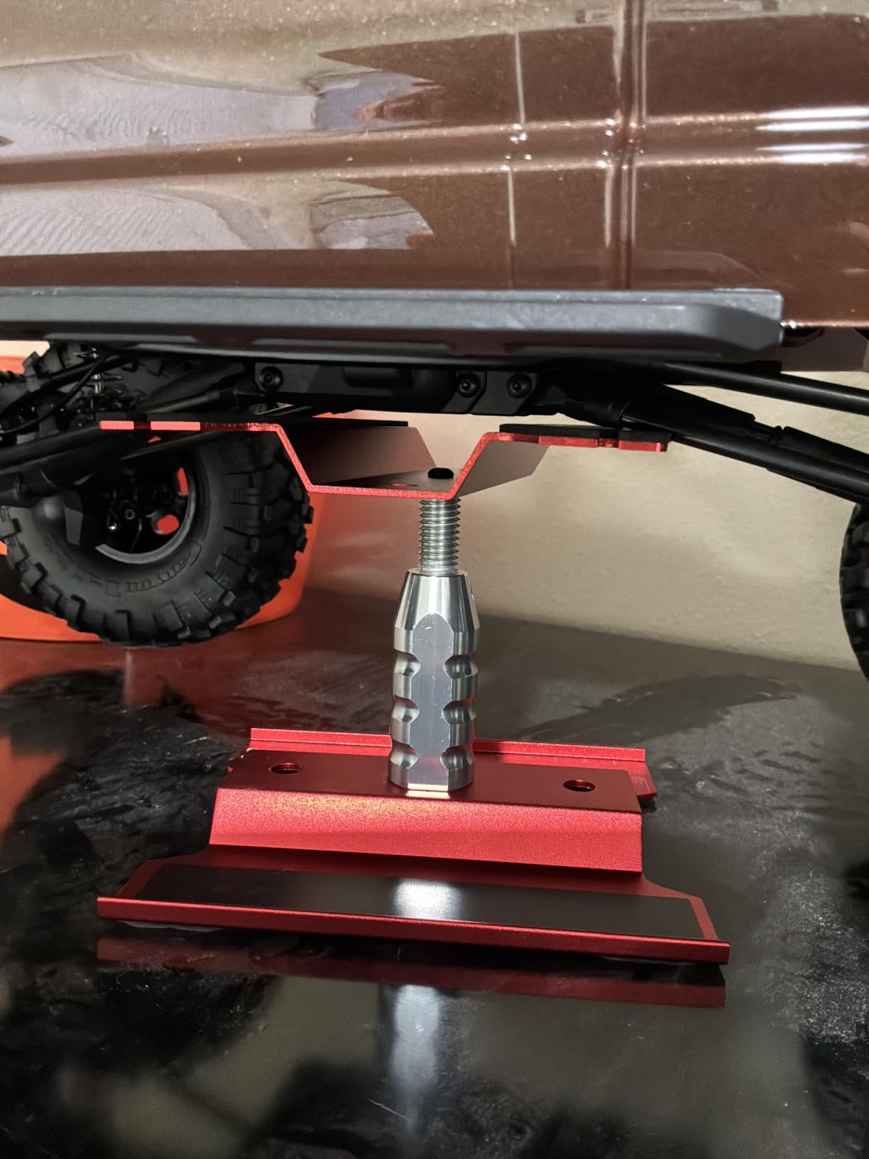 RC Car Repair Work Stand Lift Lower Adjustable Workstation Aluminum 360 Degree Rotation for 1/8 1/10 1/12 RC Car Traxxas Slash TRX4 Arrma Axial SCX10 Losi Redcat Wltoys RC Crawler Monster Truck Buggy customer photo 2