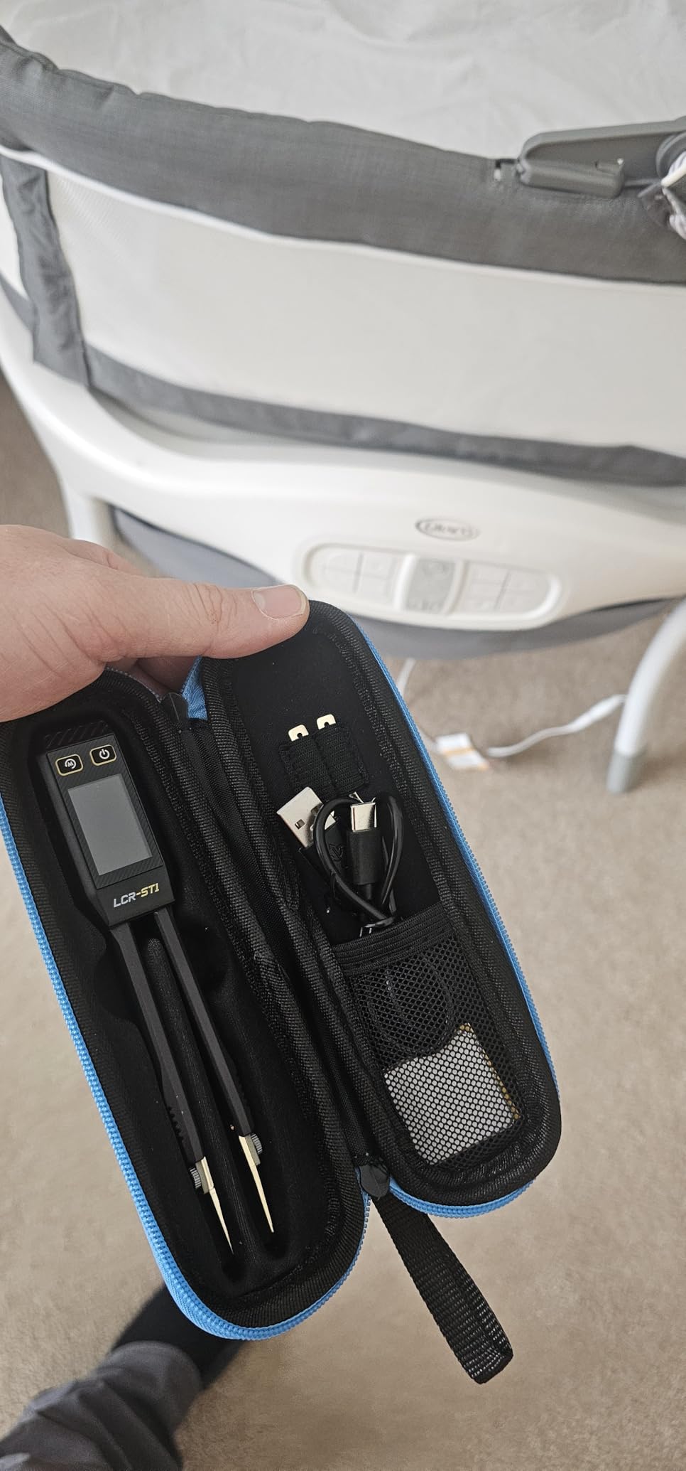 FNIRSI LCR-ST1 10KHz LCR Meter Tweezer, Mini Smart SMD Tester, ESR Meter, Multimeter, Capacitance Inductance Continuity Diode Tester, Auto Component Recognition Electronic Component Analyze customer photo 2