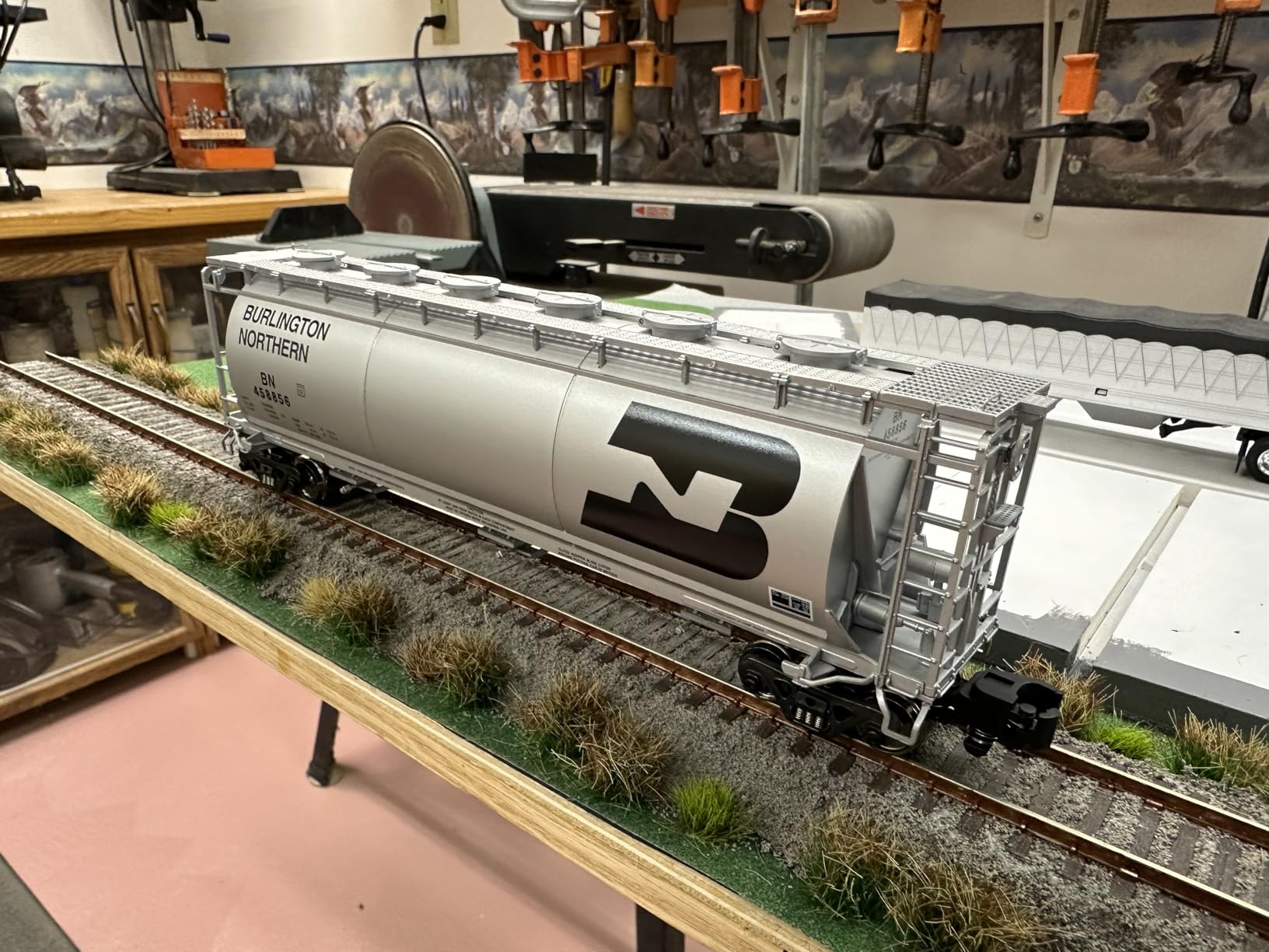 Warmtree 20 Pcs Static Grass Bushy Tufts Lowland Shrubs Scenery DIY Miniature for Train Landscape Railroad Scenery Sand Military Layout Model War Gaming Terrain (Autumn Green) customer photo 1